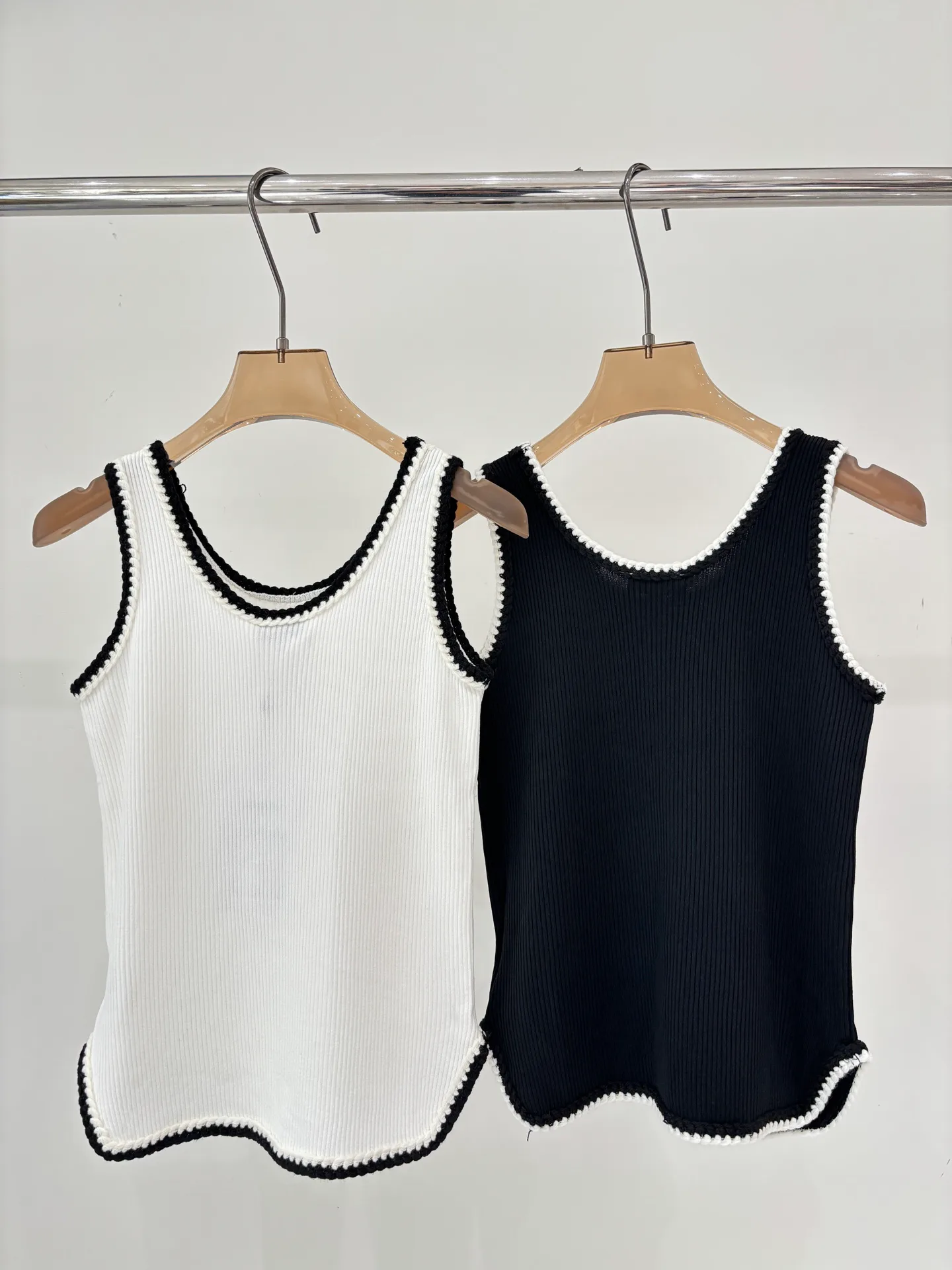 Жилеты Женские Chanel 11452290