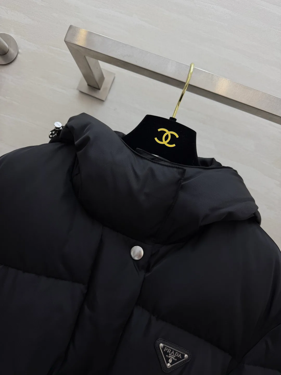 Куртки И Пуховики Женские Prada 18325291