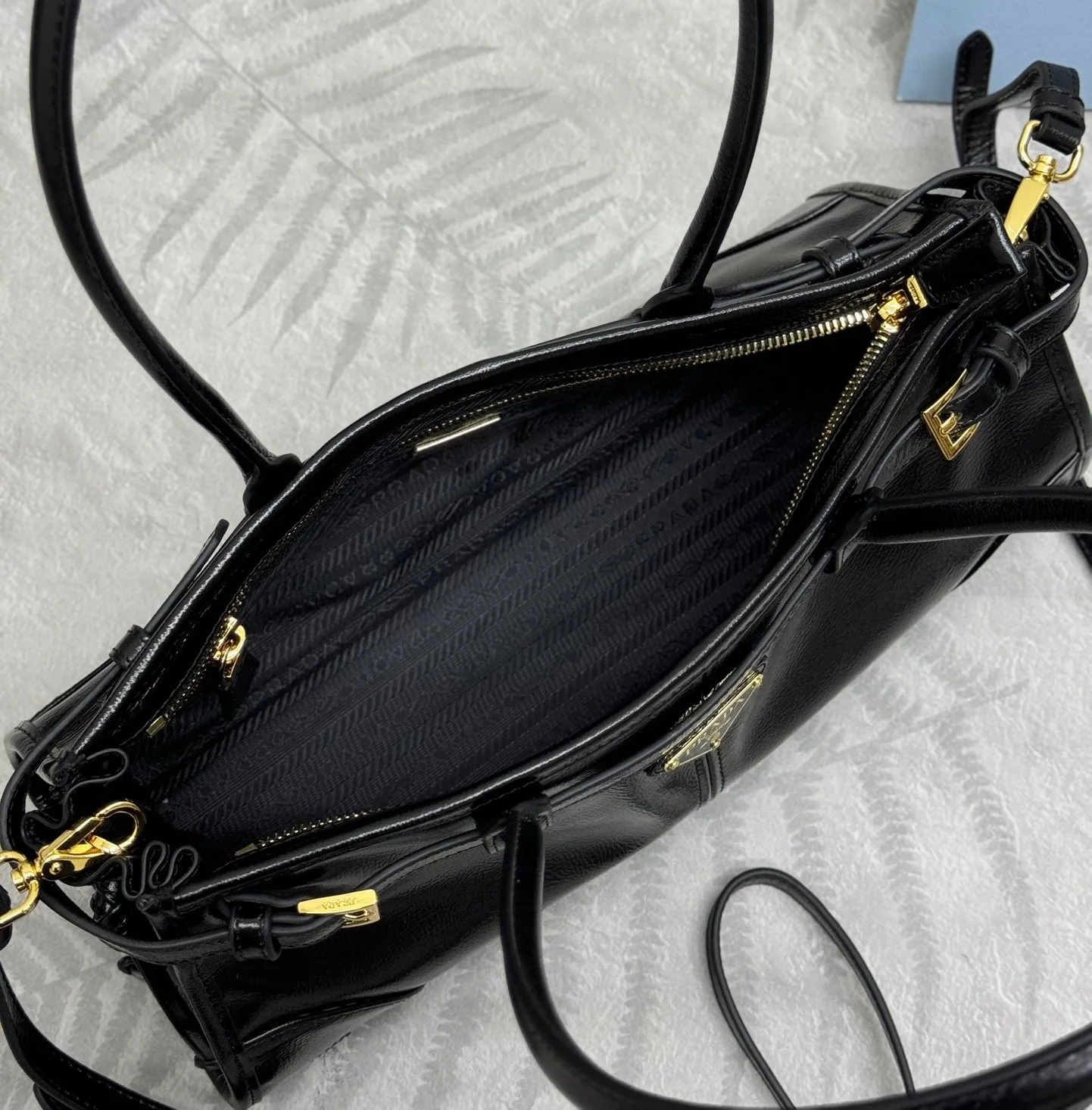 Классические Сумки Женские Prada 11462522
