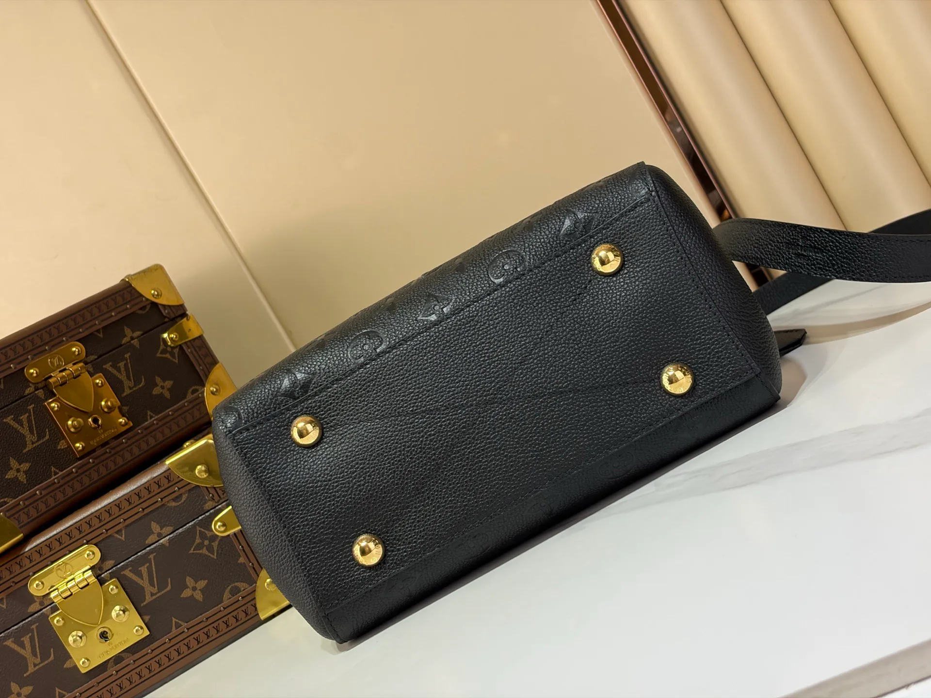 Классические Сумки Женские Louis Vuitton 18240331