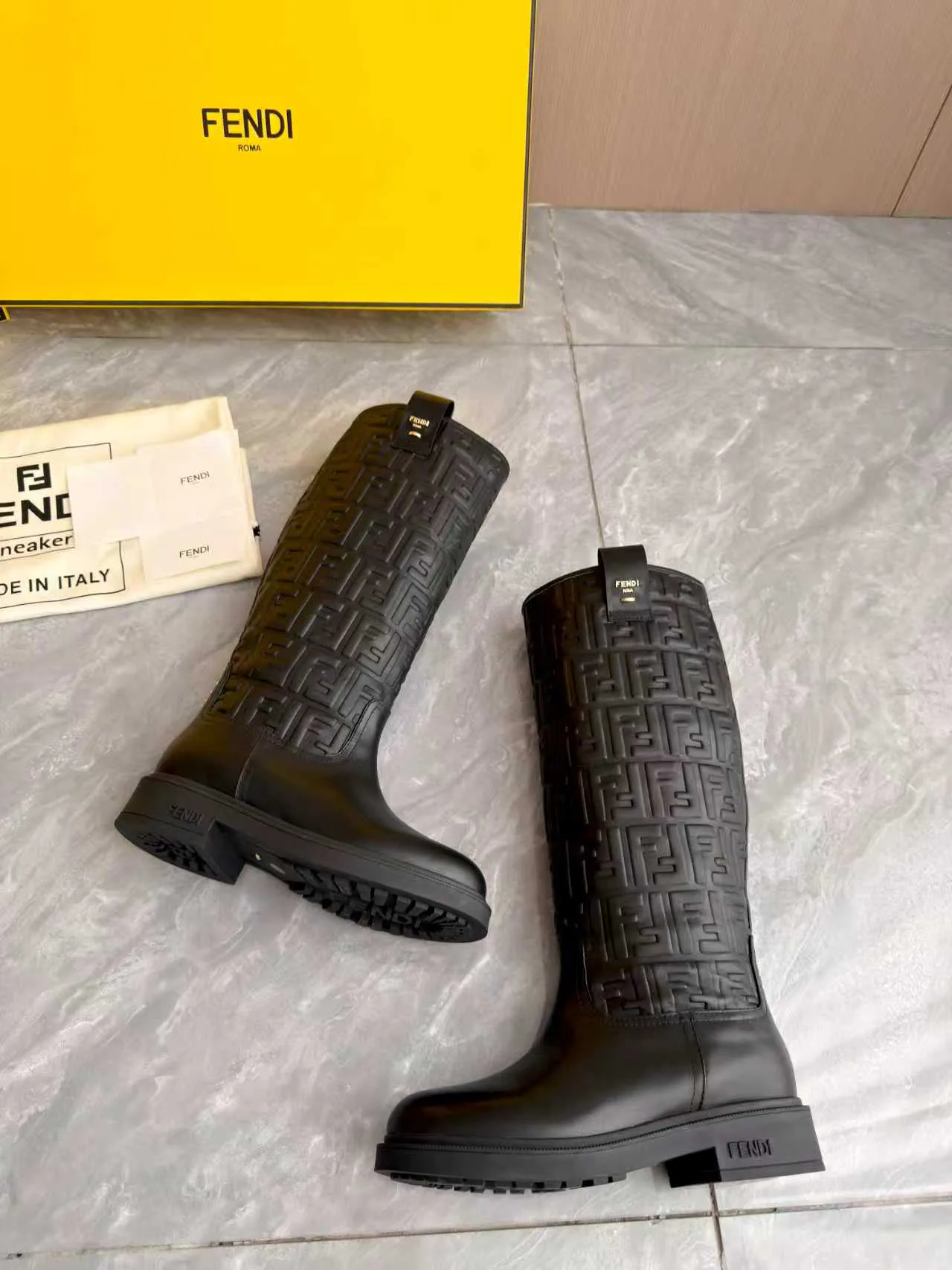 Сапоги Женские Fendi 18104326