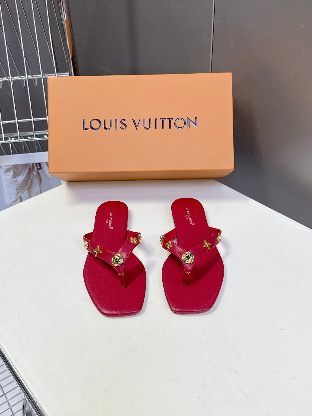 Шлепанцы Женские Louis Vuitton 13530045