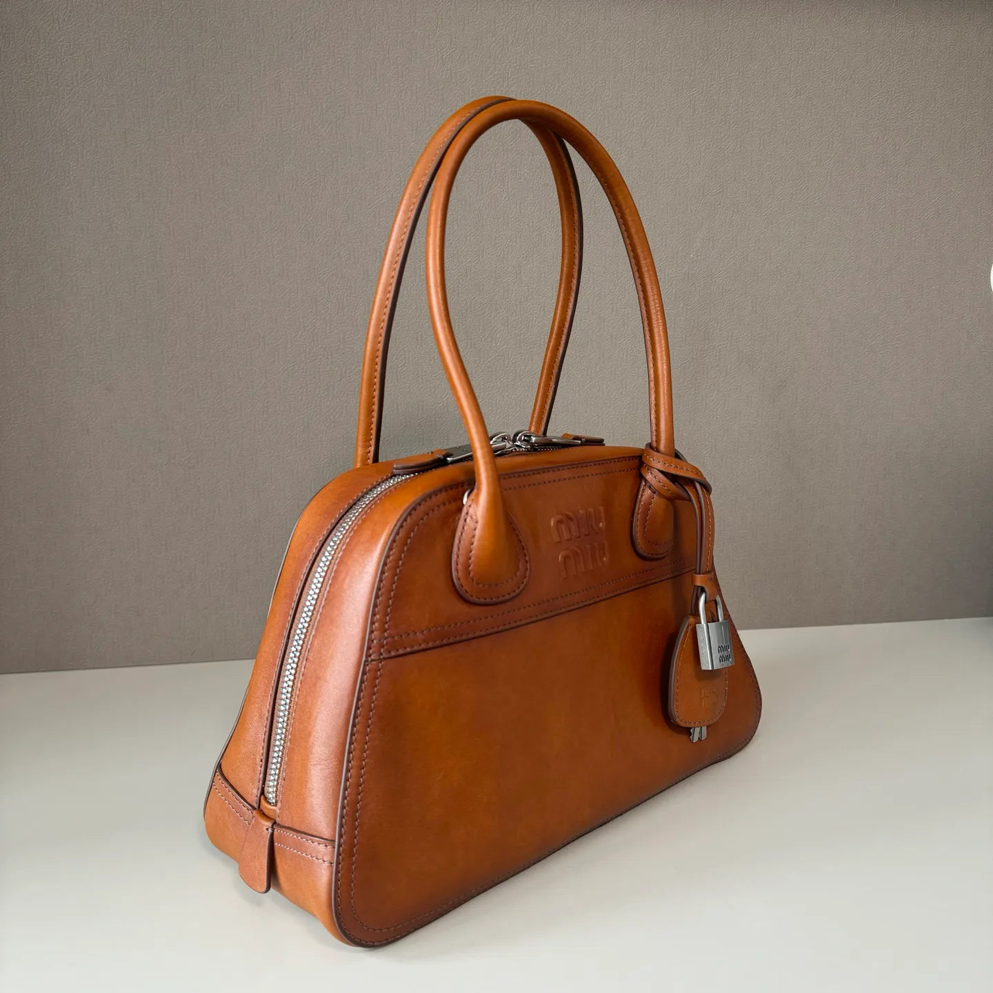 Классические Сумки Женские Miu Miu 11889652