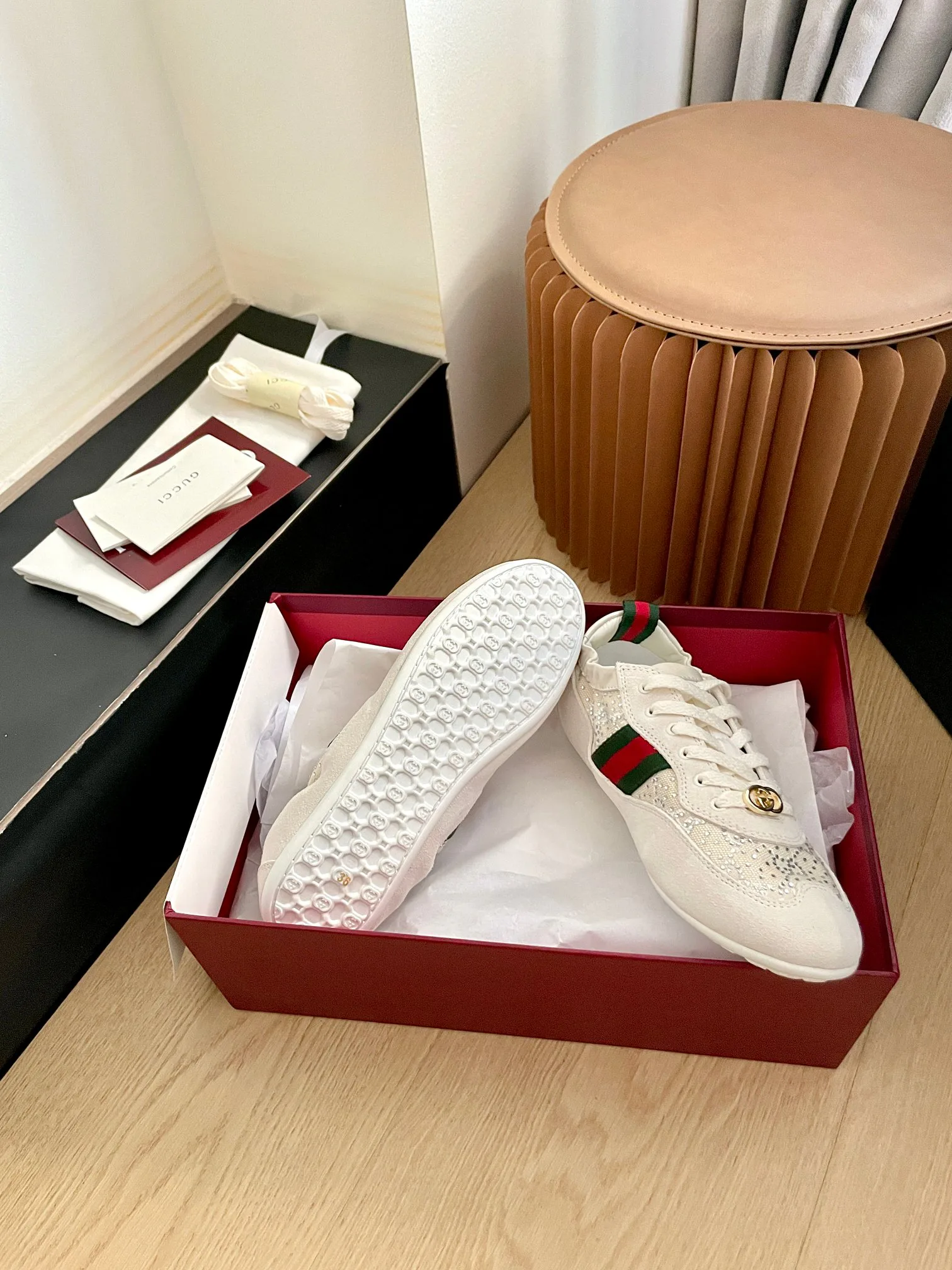 Кроссовки Женские Gucci 941868