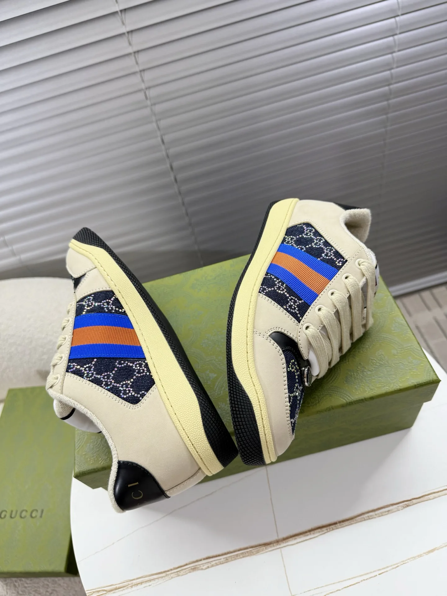 Кроссовки Женские Gucci 17963540