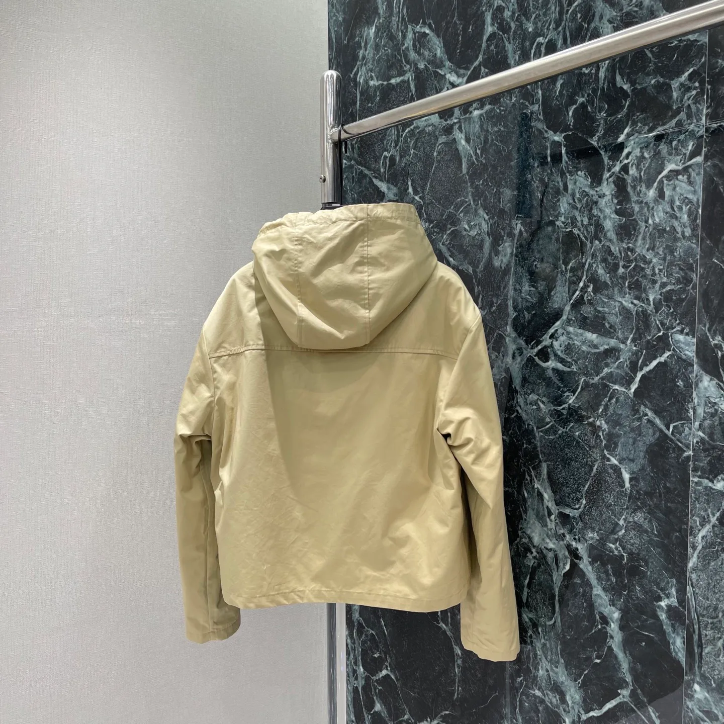Куртки И Пуховики Женские Miu Miu 18030689