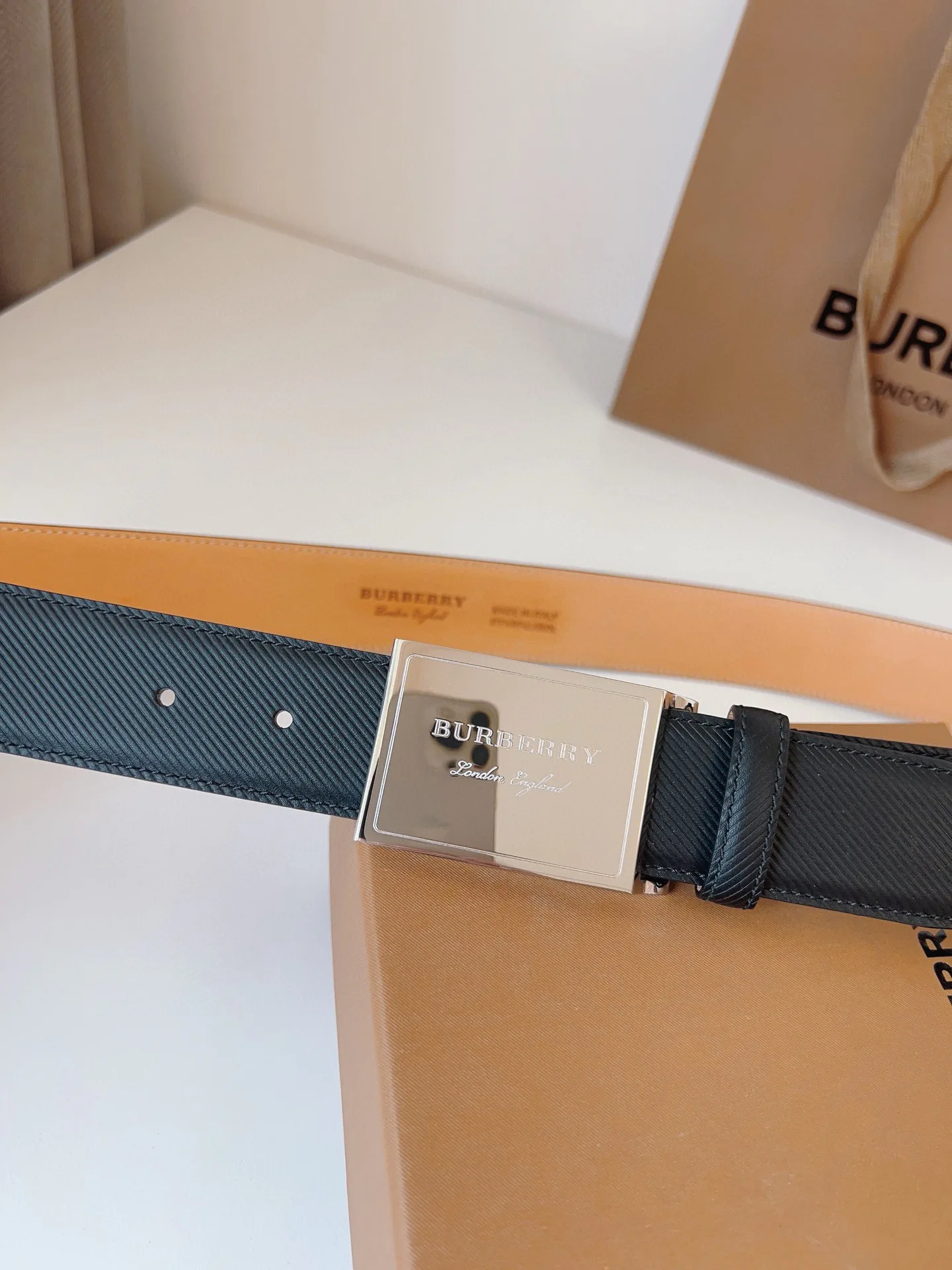 Ремни Burberry 11648715