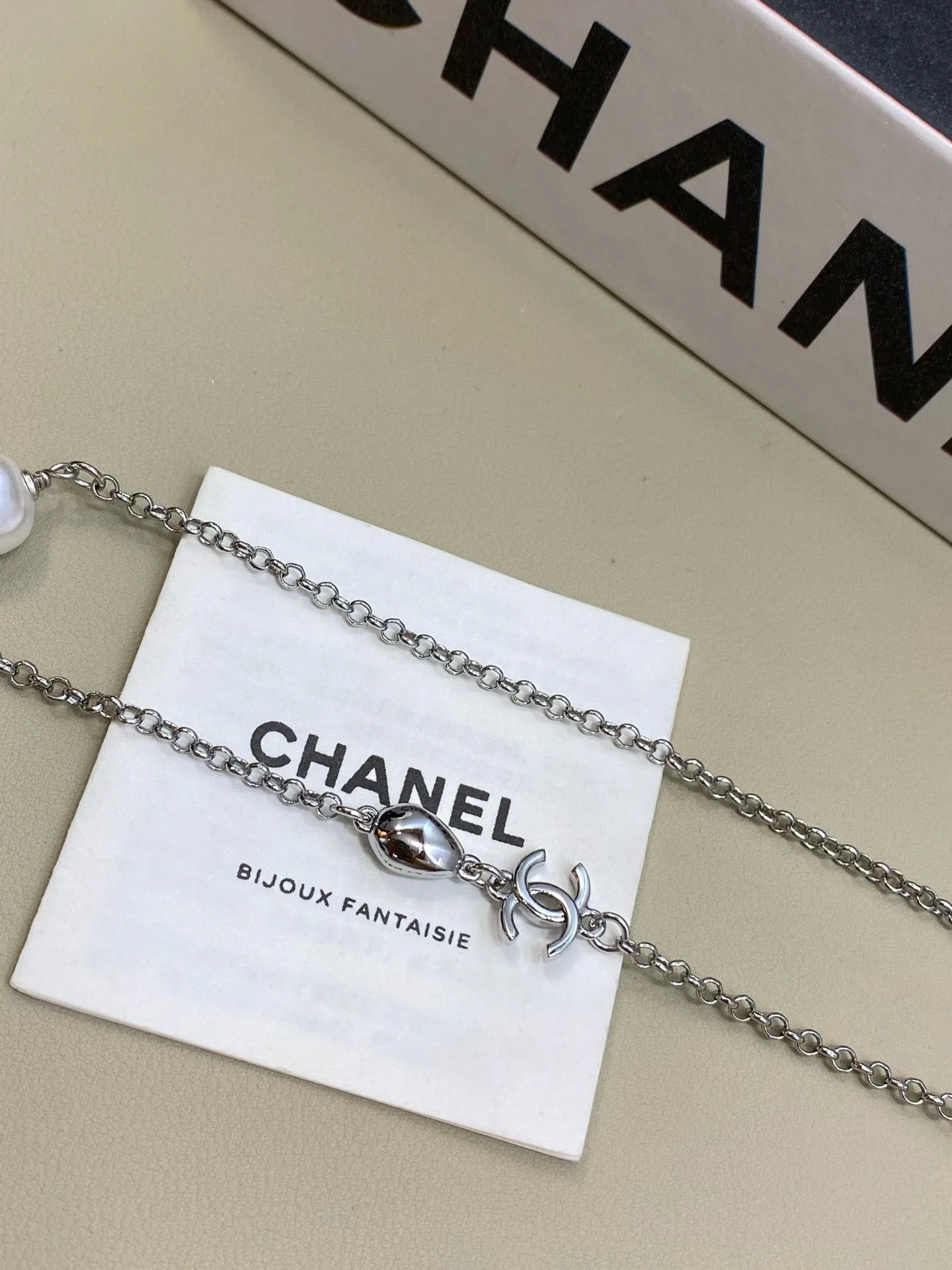 Бижутерия Chanel 18351216