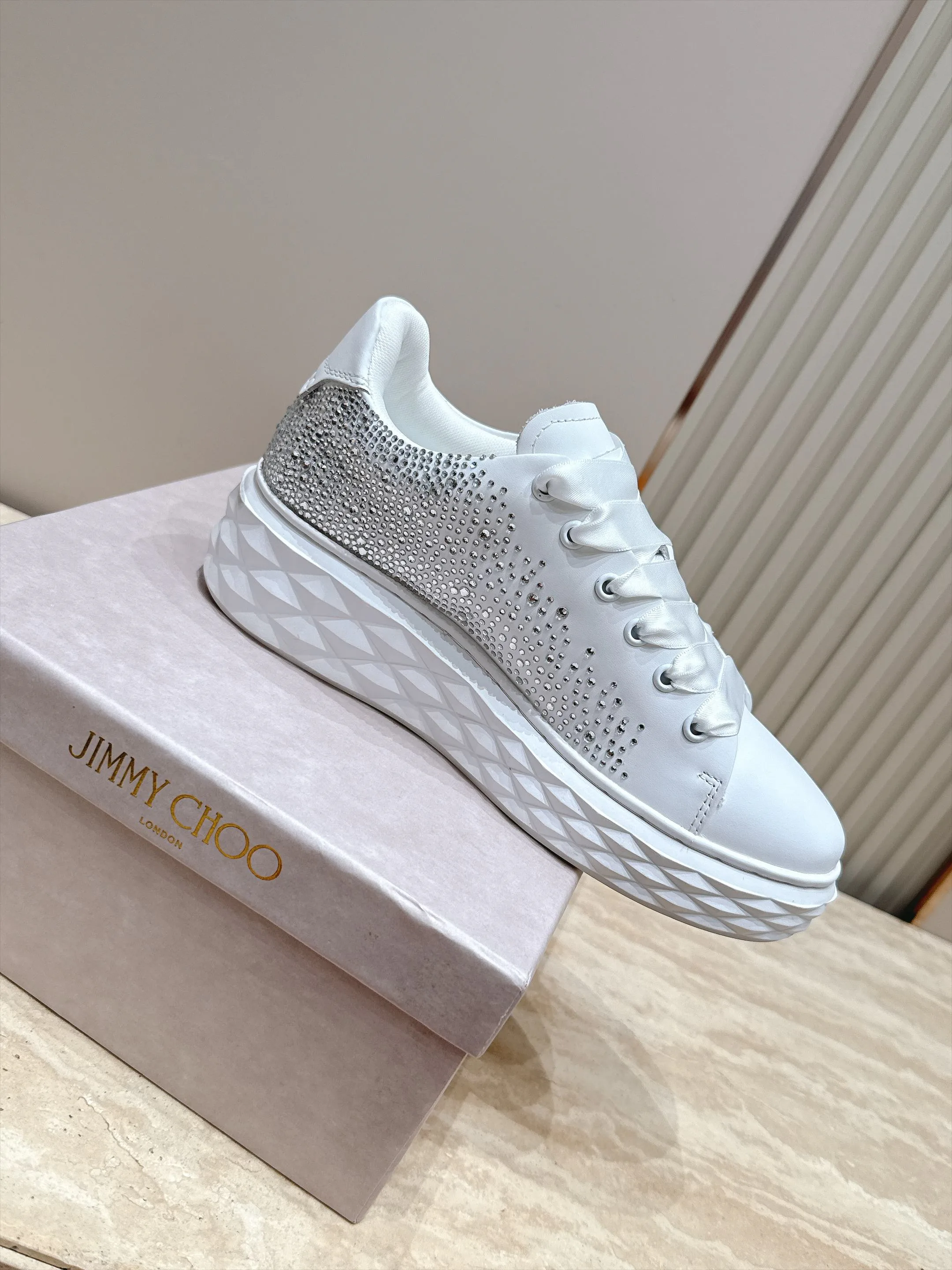 Кроссовки Женские Jimmy Choo 18436556