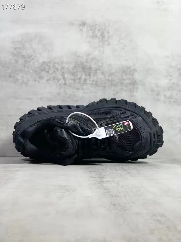 Кроссовки Женские Balenciaga 11670869