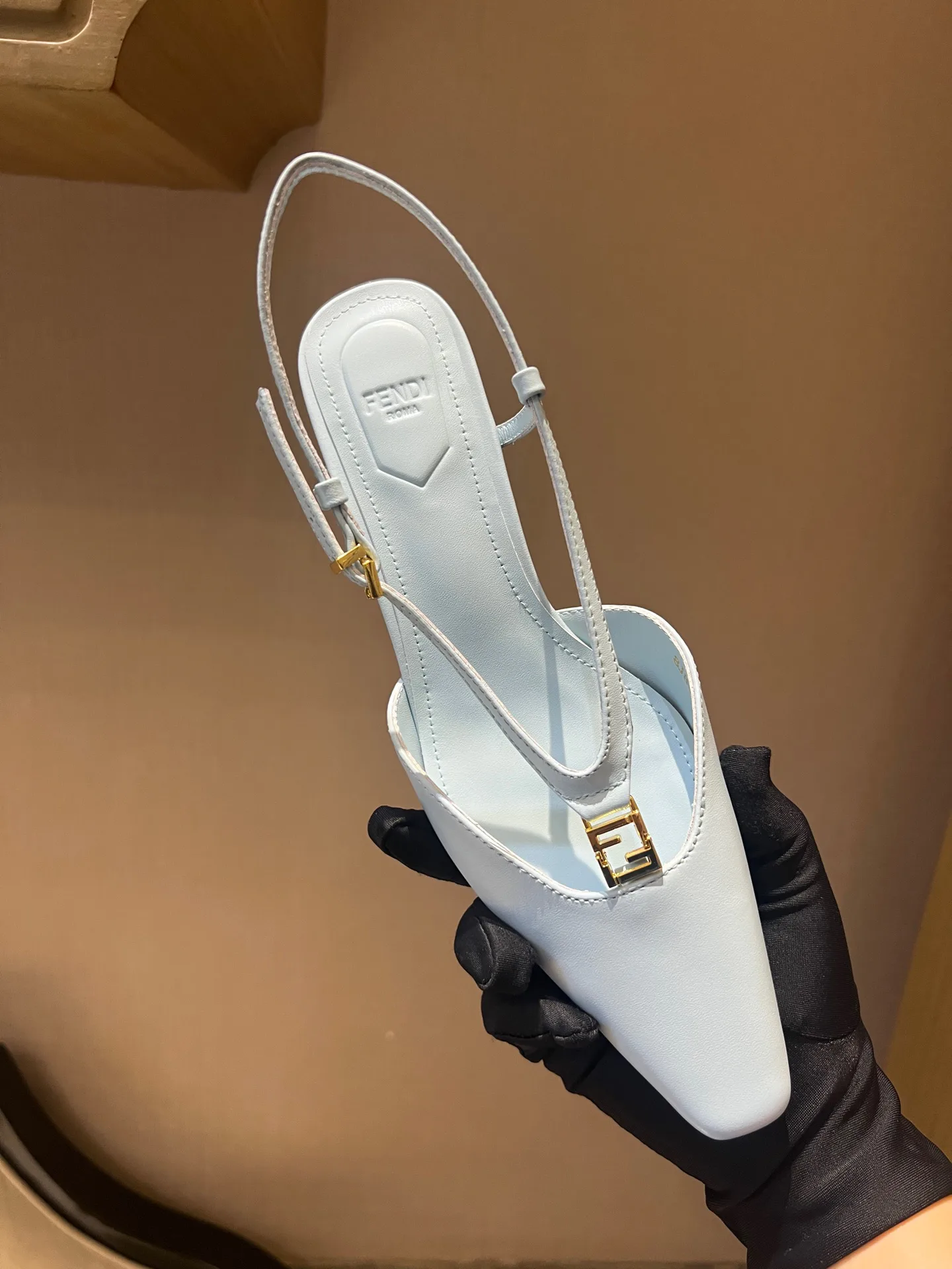 Сандалии Женские Fendi 9227110