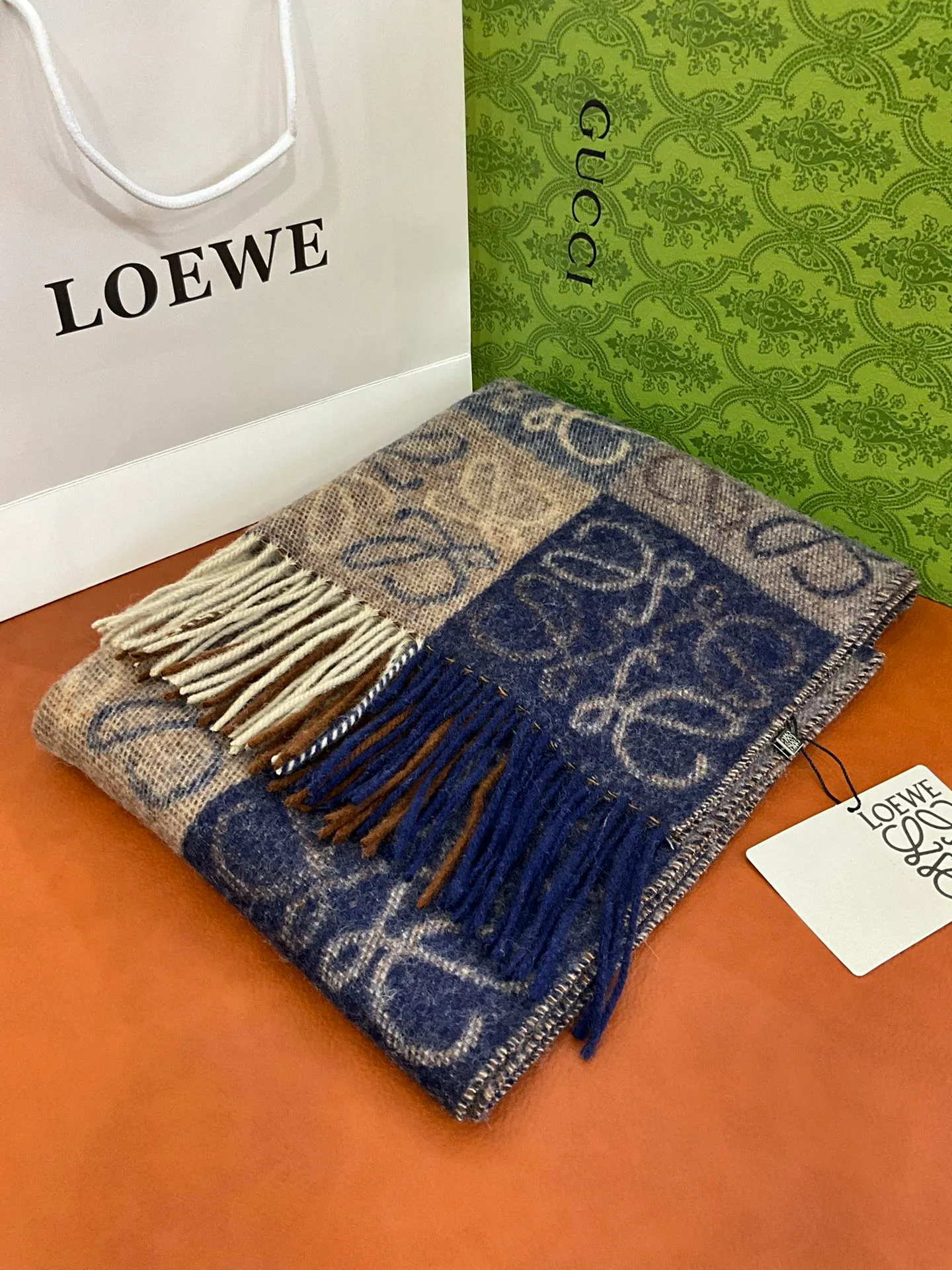 Шарфы Loewe 24051