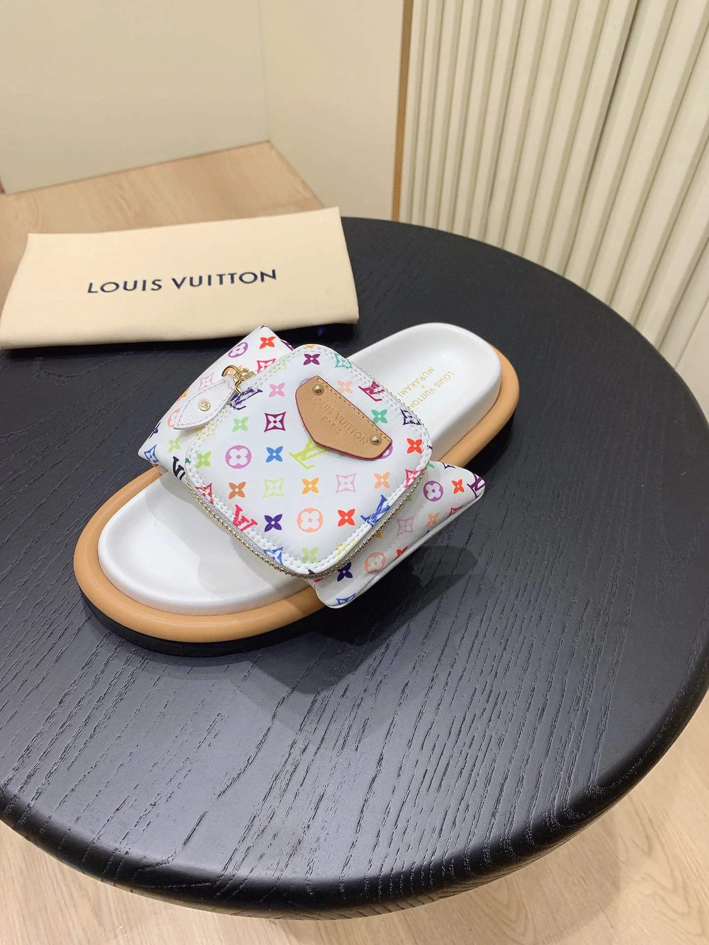 Шлепанцы Женские Louis Vuitton 1834479