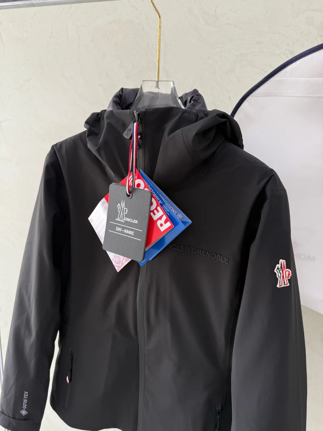 Куртки И Пуховики Женские Moncler 18043544