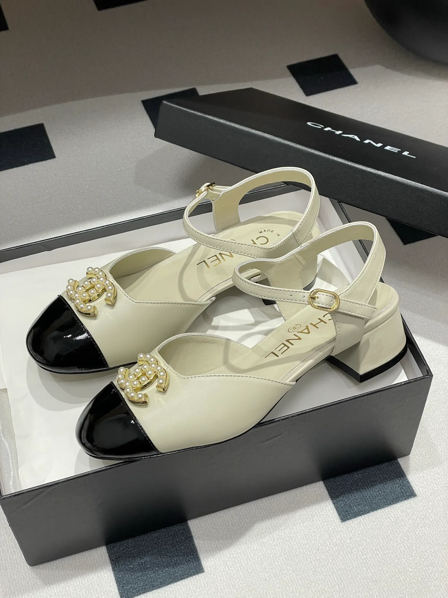 Сандалии Женские Chanel 579385