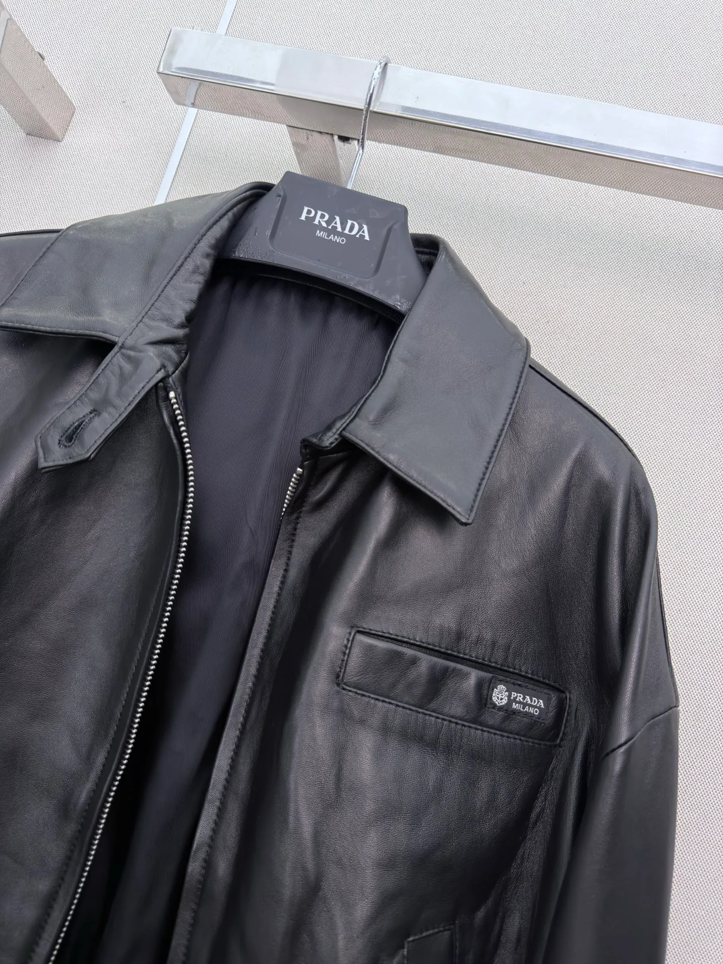 Кожаные Куртки И Дублёнки Женские Prada 18506463