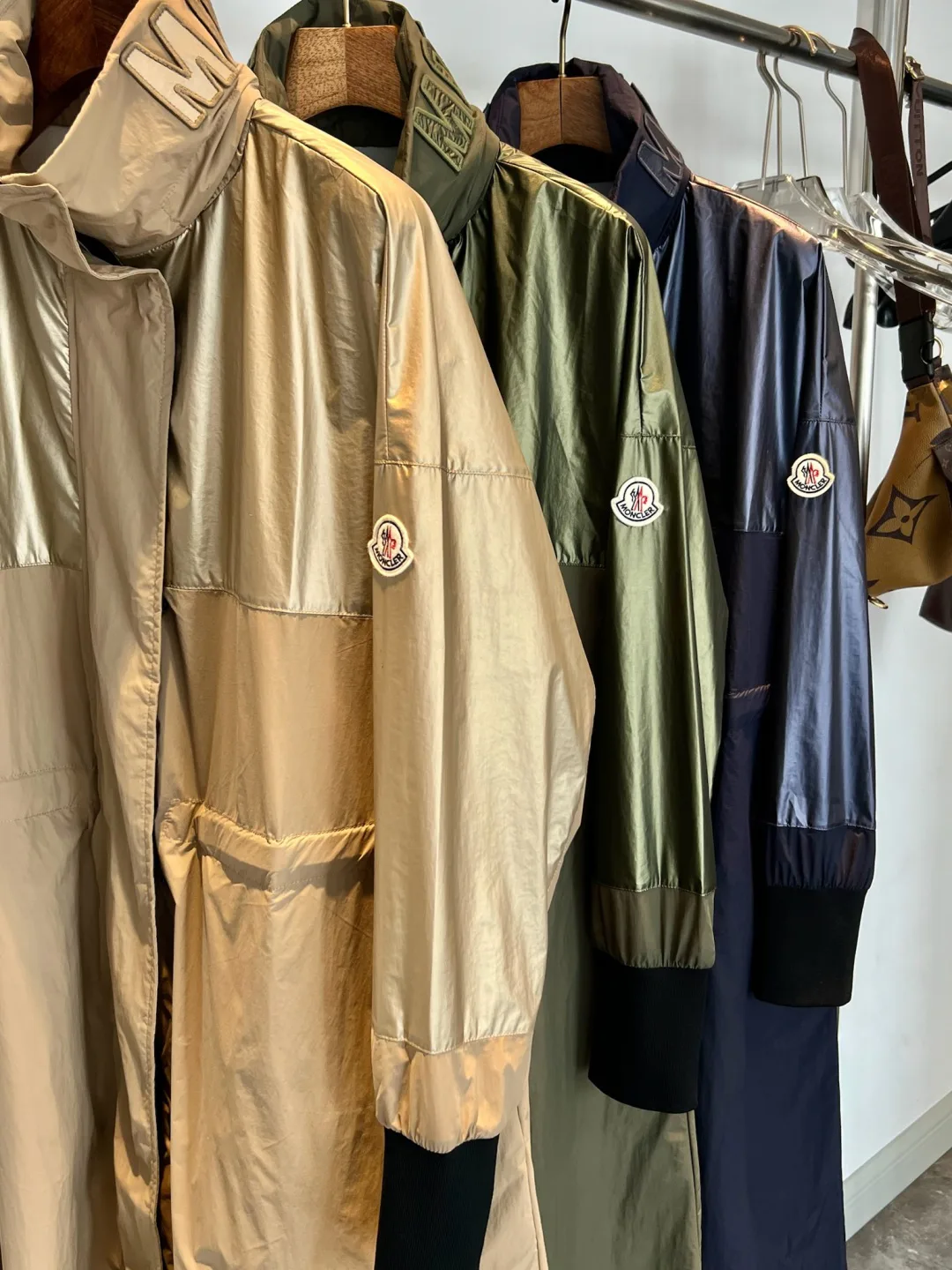 Куртки И Пуховики Женские Moncler 11427080