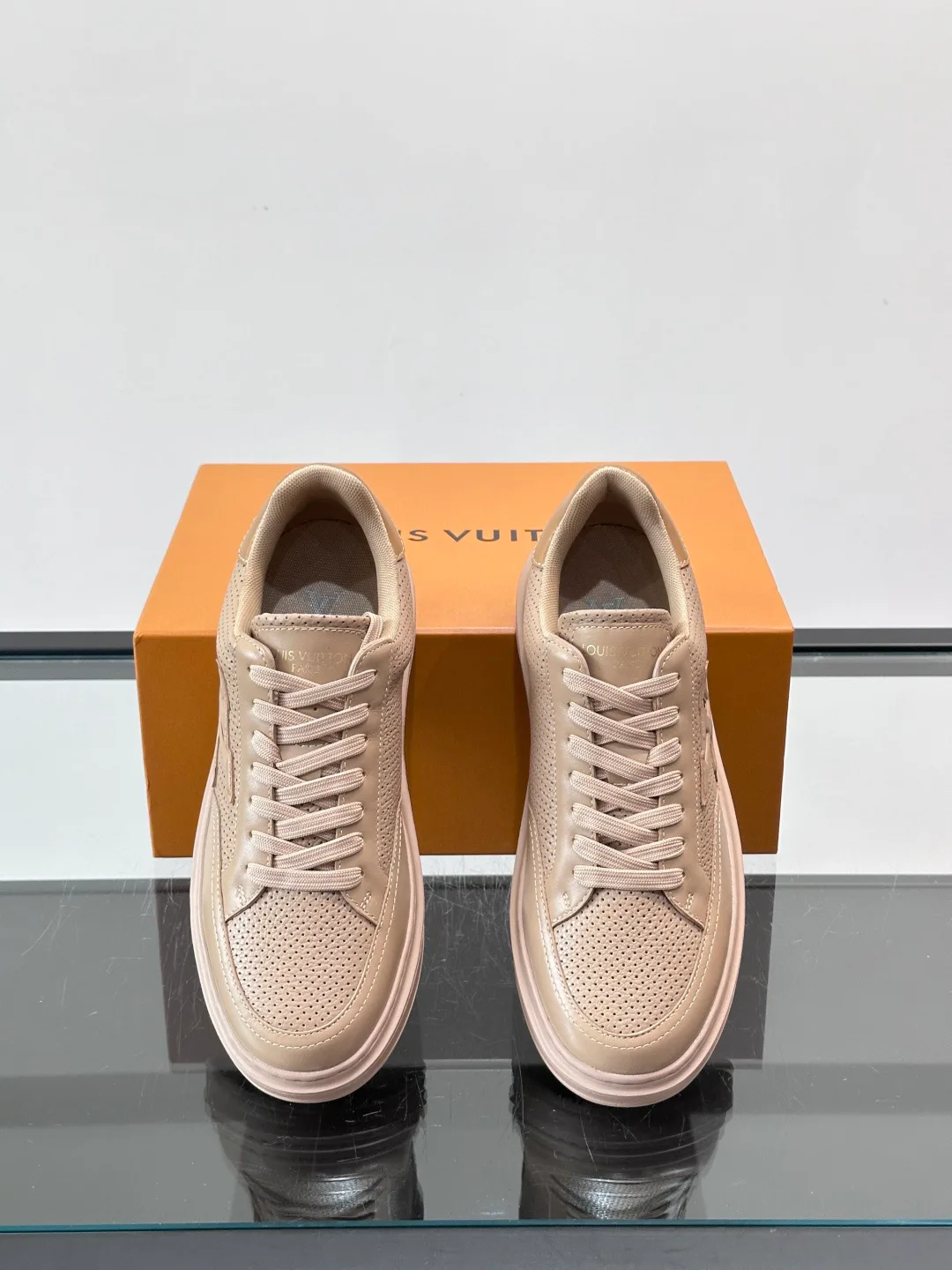 Кроссовки Мужские Louis Vuitton 12917770