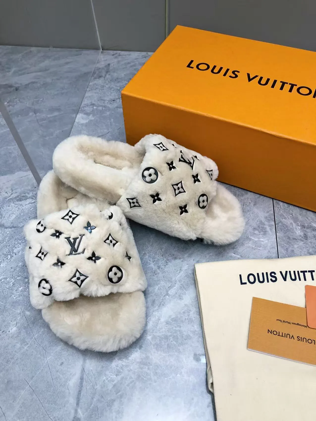Тапочки Женские Louis Vuitton Тапочки Женские Louis Vuitton