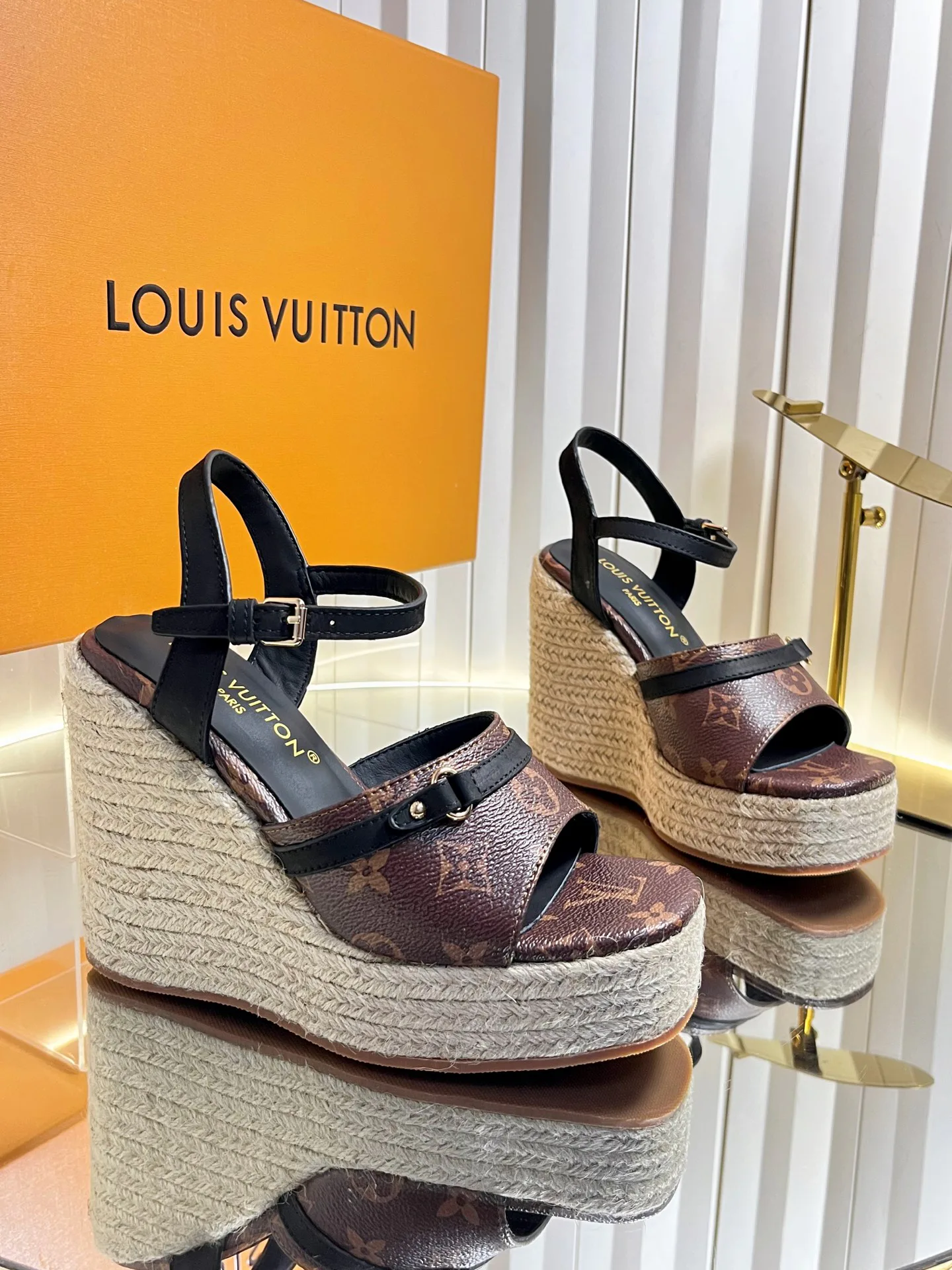 Босоножки Женские Louis Vuitton 11886751