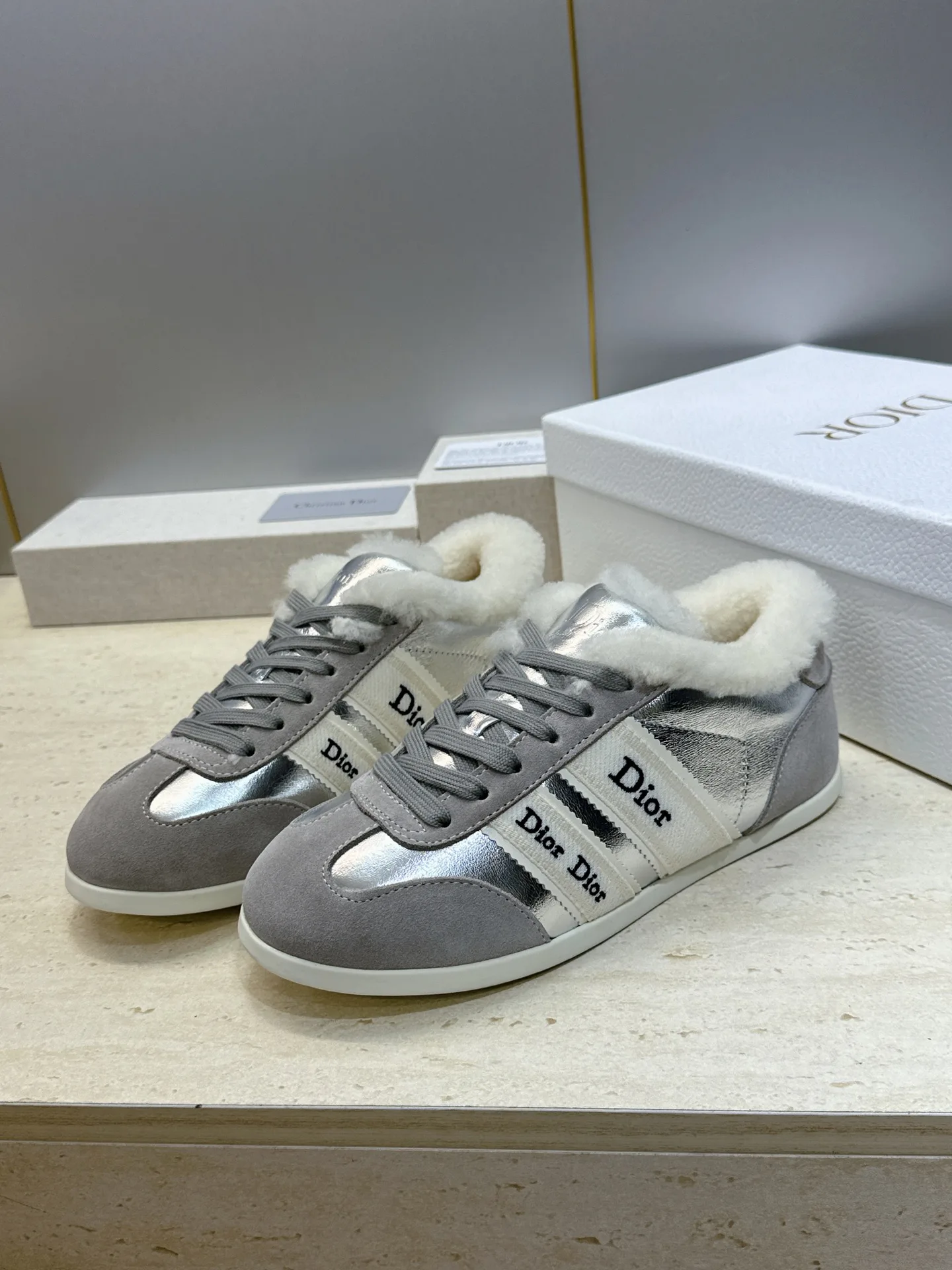 Кроссовки Женские Christian Dior 18247829