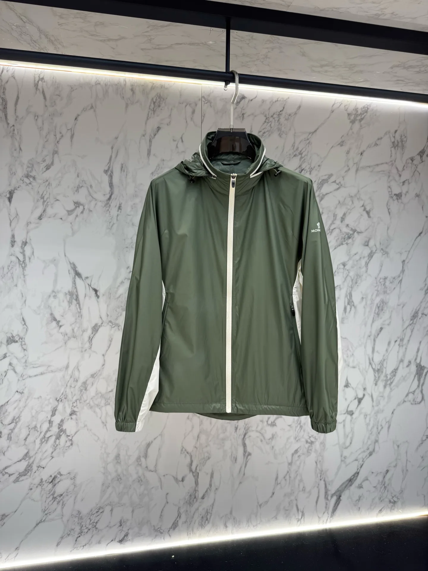 Куртки И Пуховики Мужские Moncler 11512959