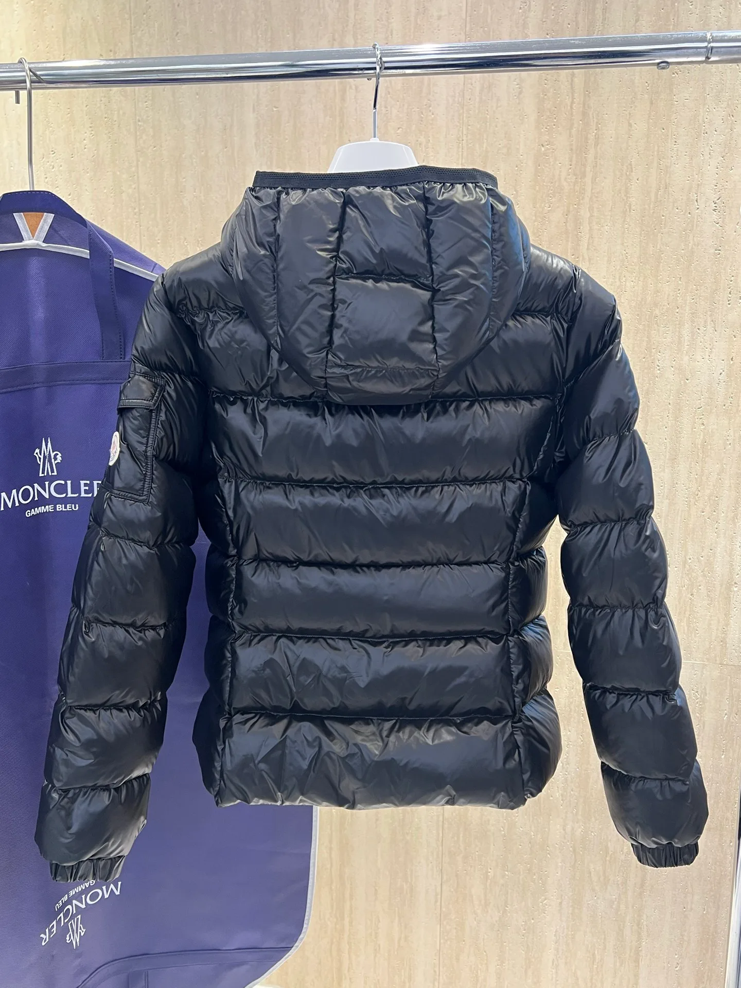 Куртки И Пуховики Мужские Moncler 18231423