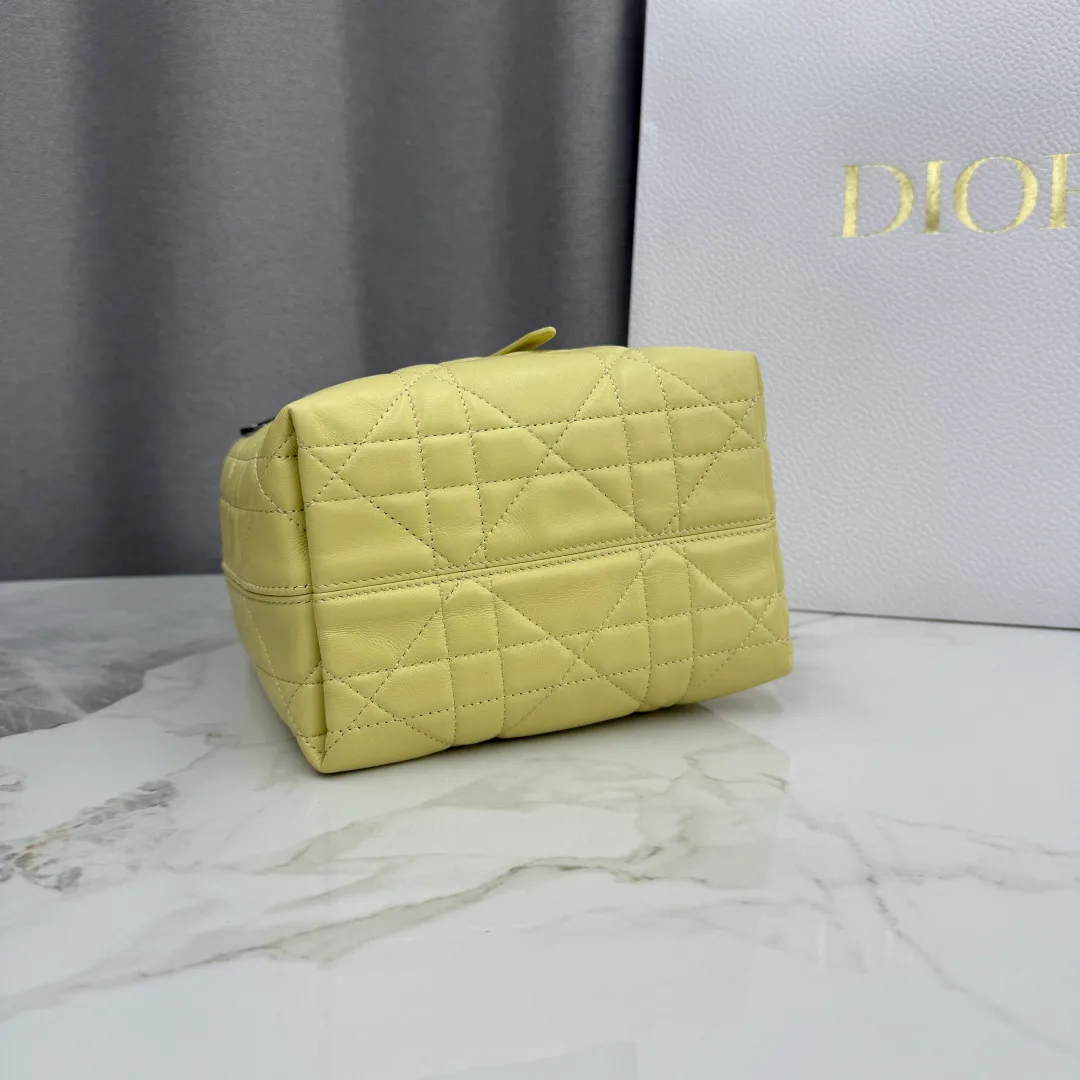 Классические Сумки Женские Christian Dior 11905697