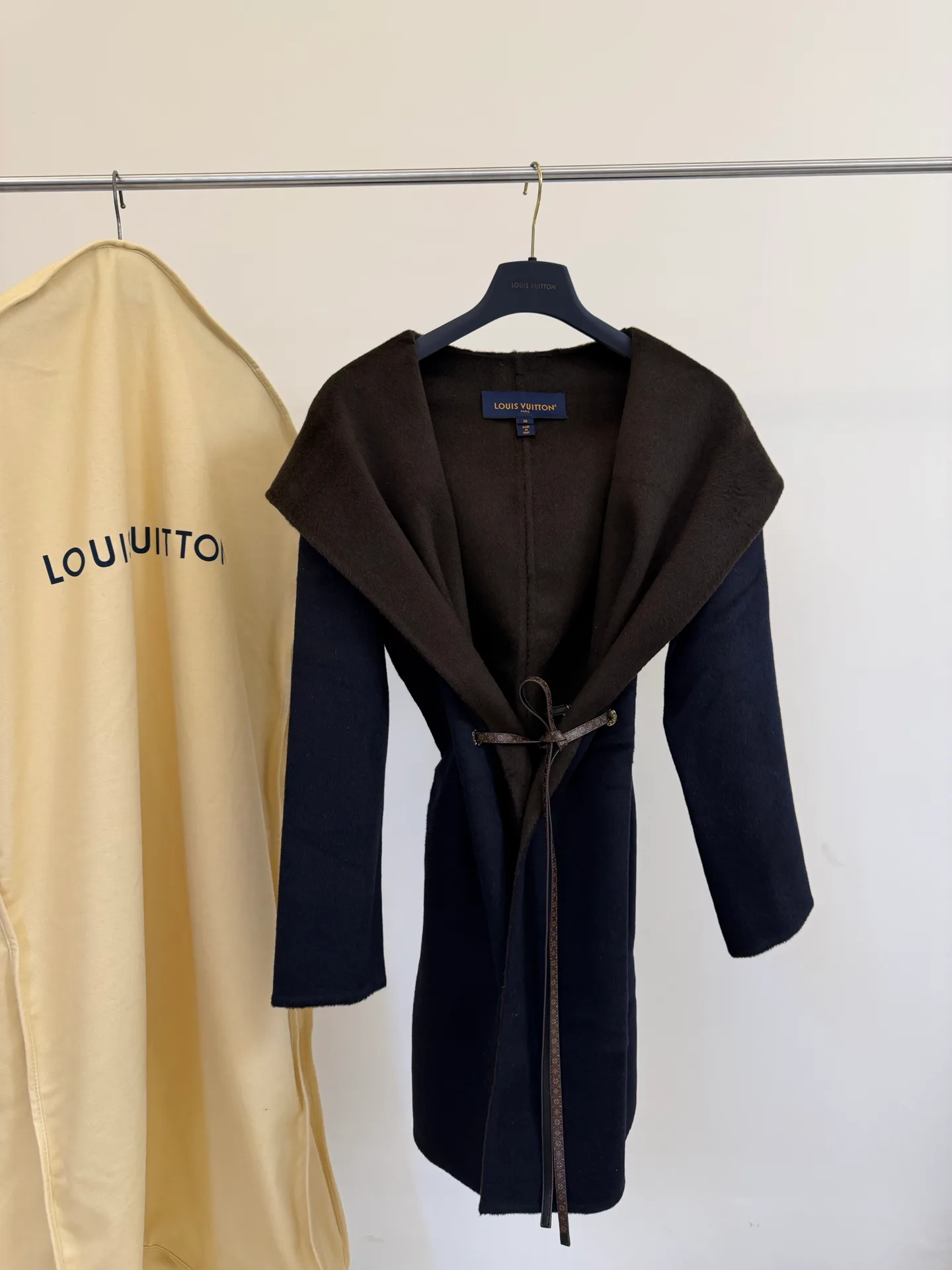 Пальто Женские Louis Vuitton 18873438