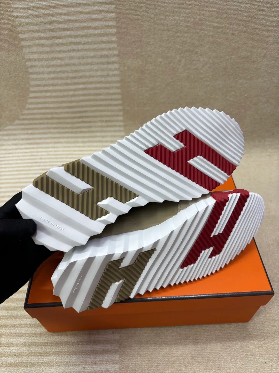Кроссовки Мужские Hermes 18203144