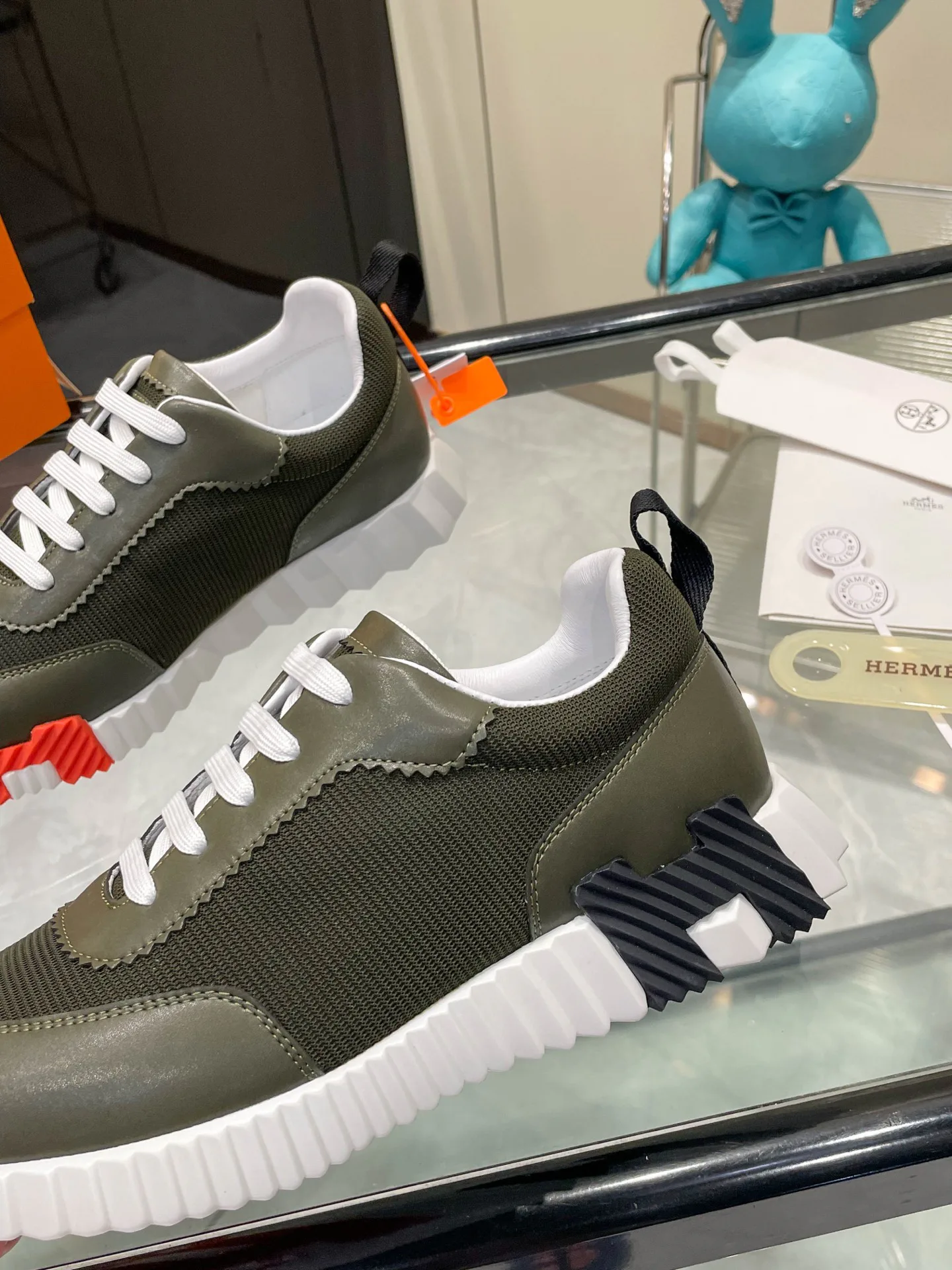 Кроссовки Женские Hermes 17954795