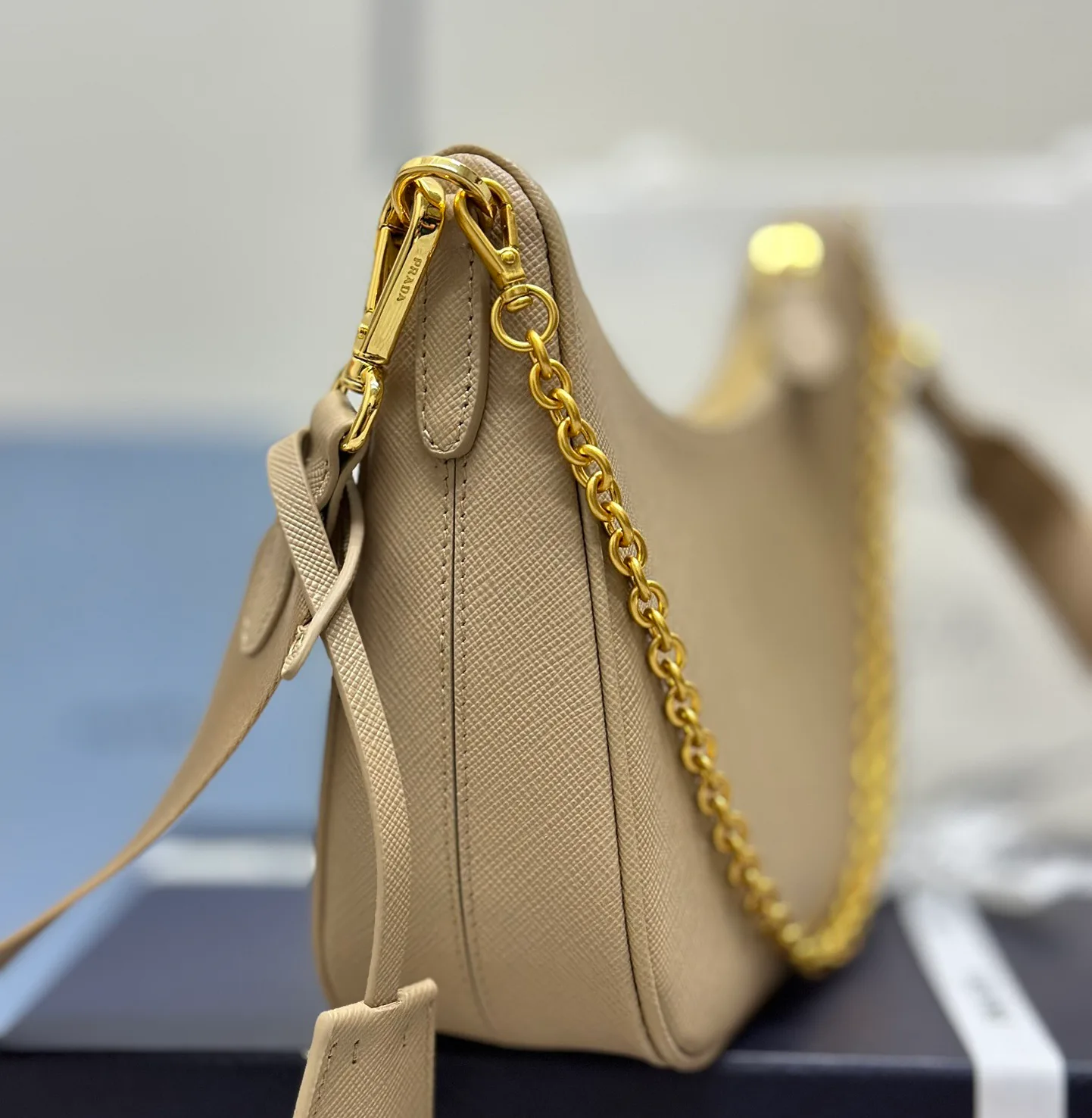 Сумки На Ремне Женские Prada 11788430