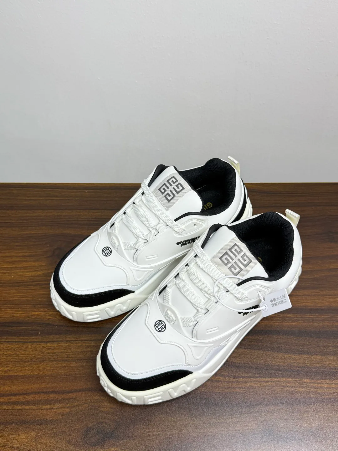 Кроссовки Мужские Givenchy 19057166