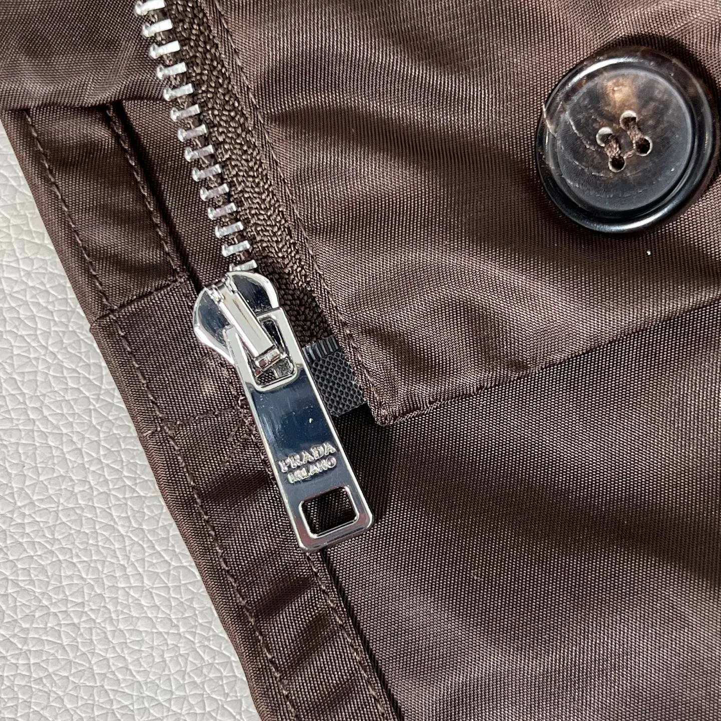 Куртки И Пуховики Женские Prada 19298963