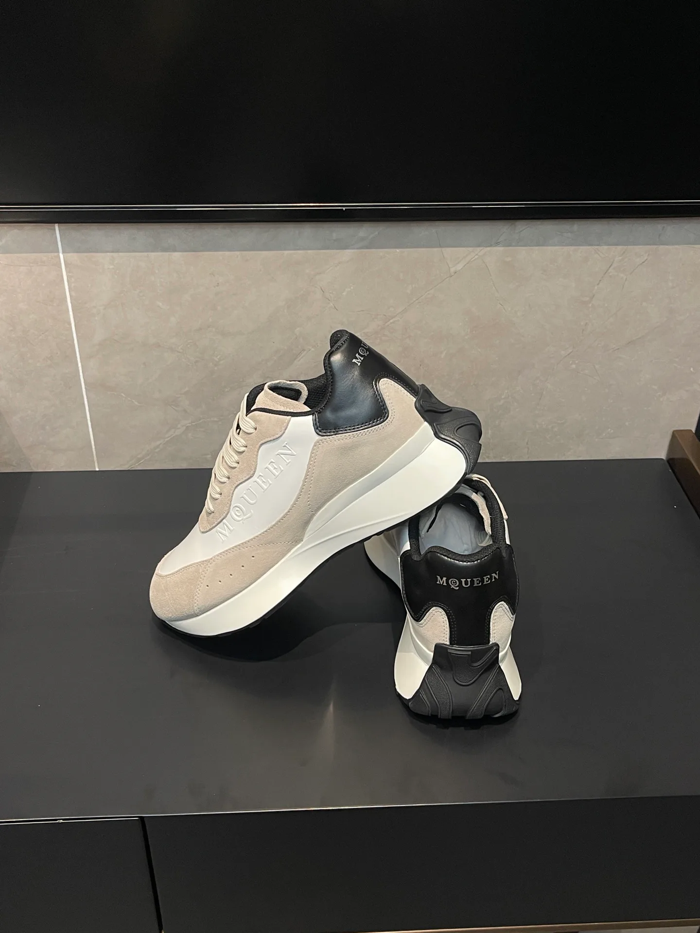 Кроссовки Женские Alexander Mcqueen 18363864