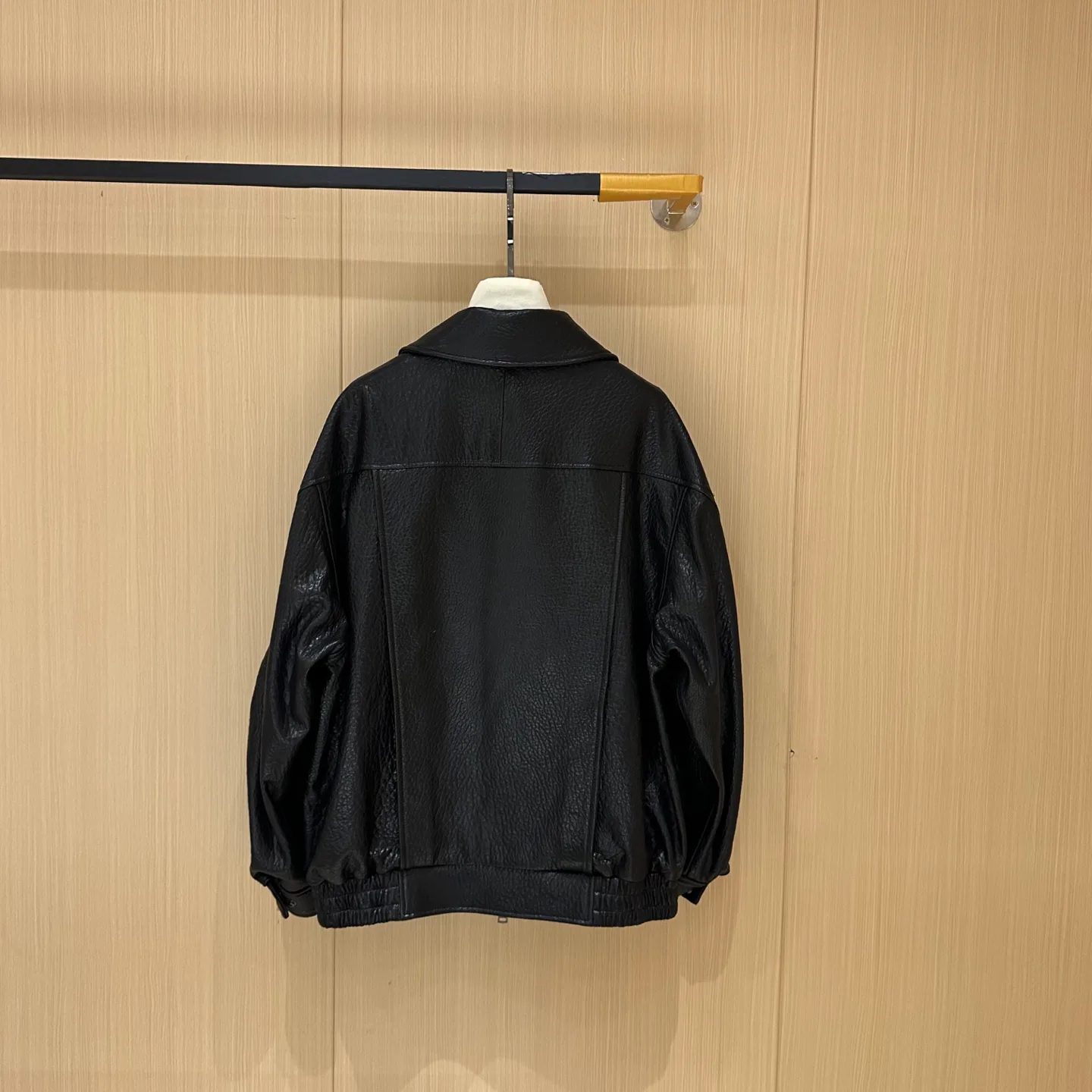 Кожаные Куртки И Дублёнки Женские Saint Laurent 10783222