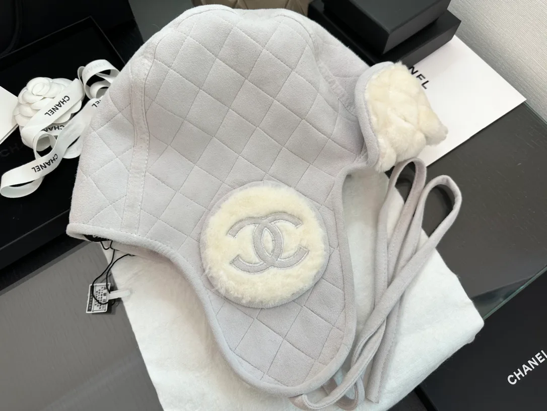 Головные Уборы Chanel 18347663