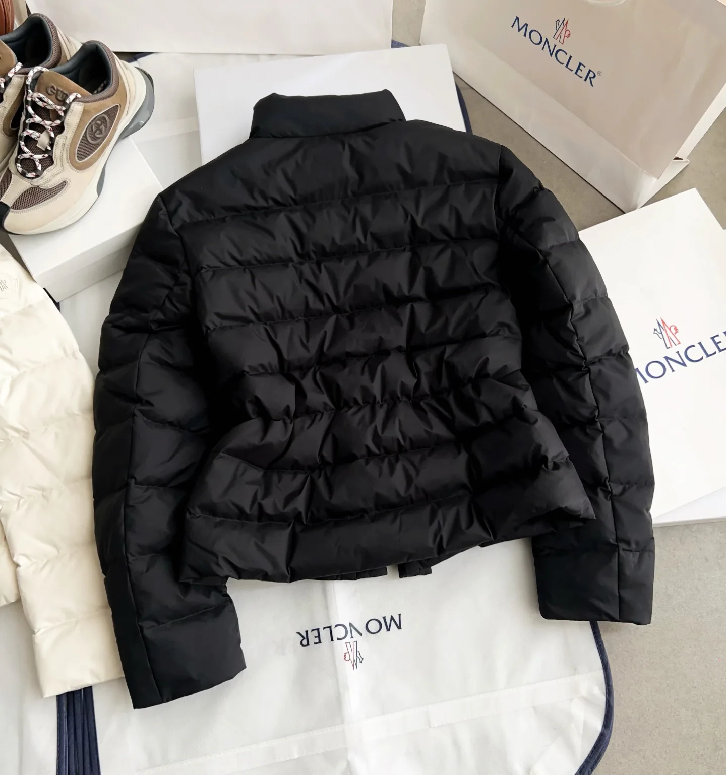 Куртки И Пуховики Женские Moncler 19527632