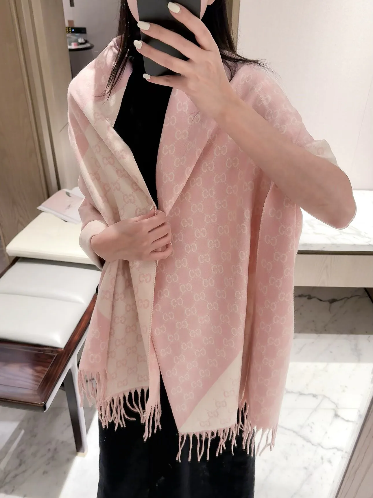 Шарфы Gucci 18322641