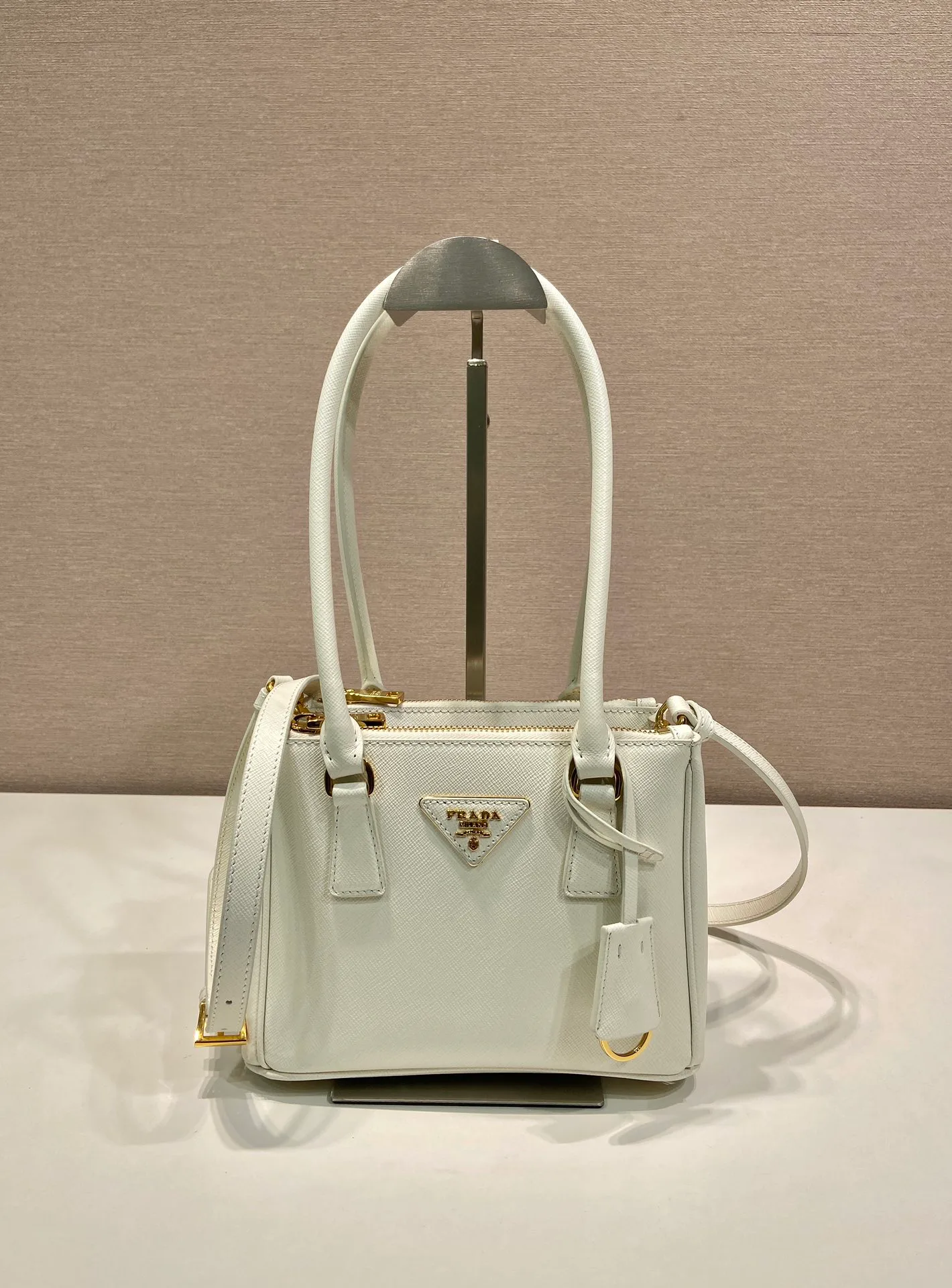 Классические Сумки Женские Prada 11336048