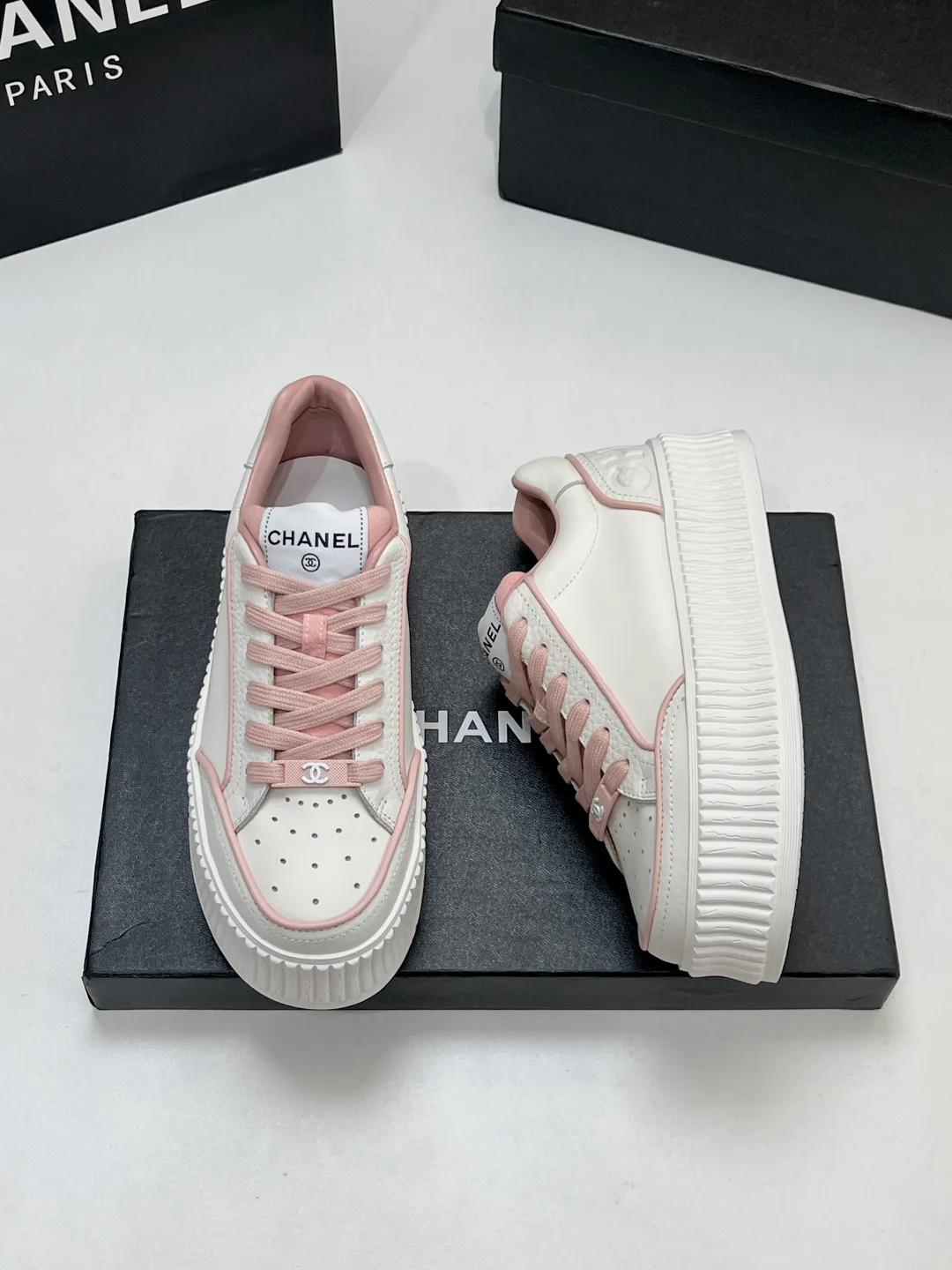 Кроссовки Женские Chanel 18367097