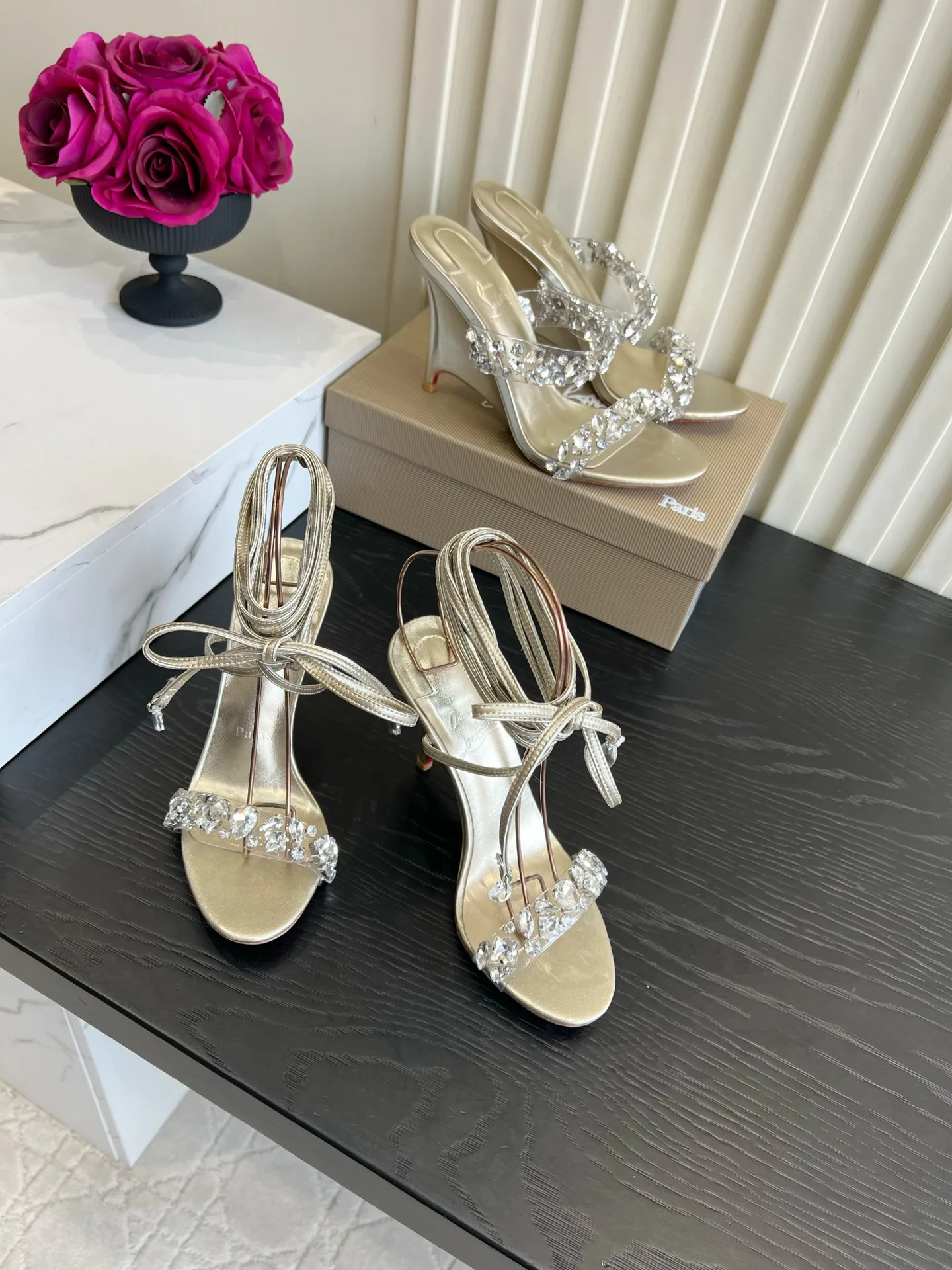 Босоножки Женские Christian Louboutin 18614259