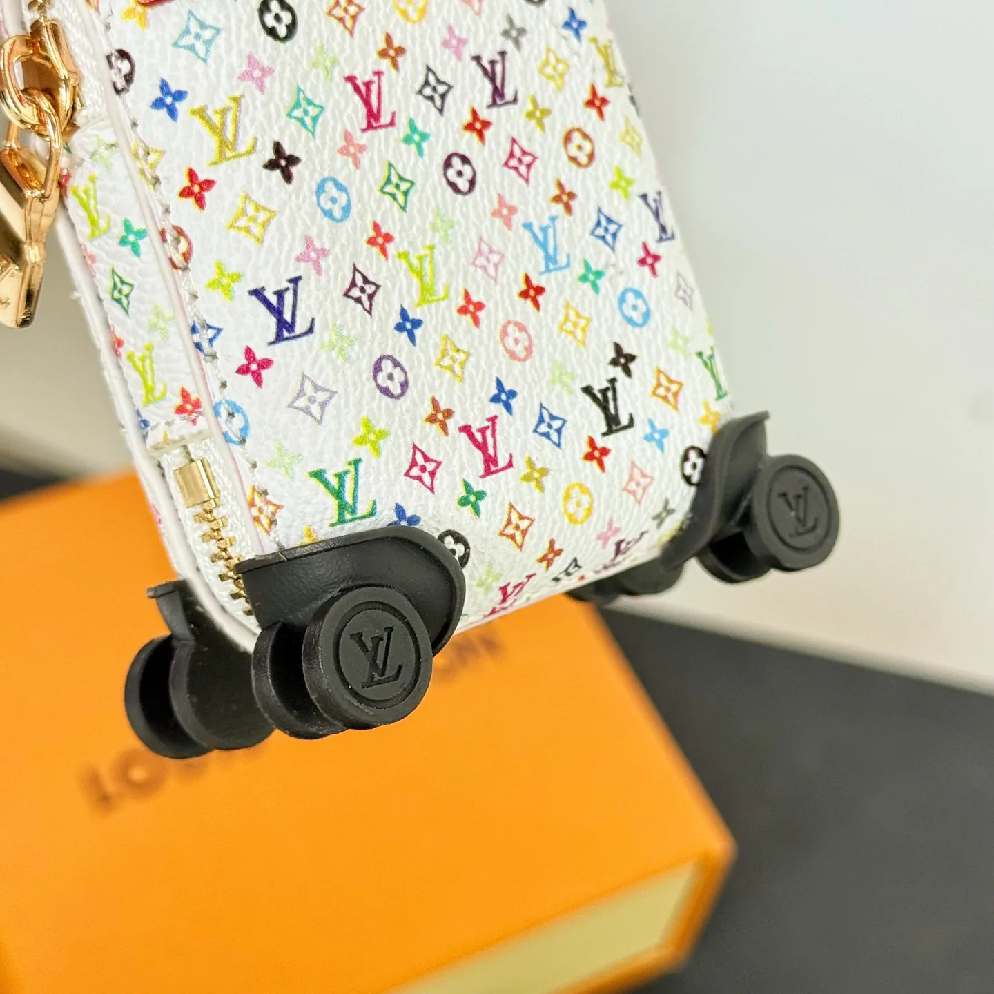 Клатчи Женские Louis Vuitton 5647566