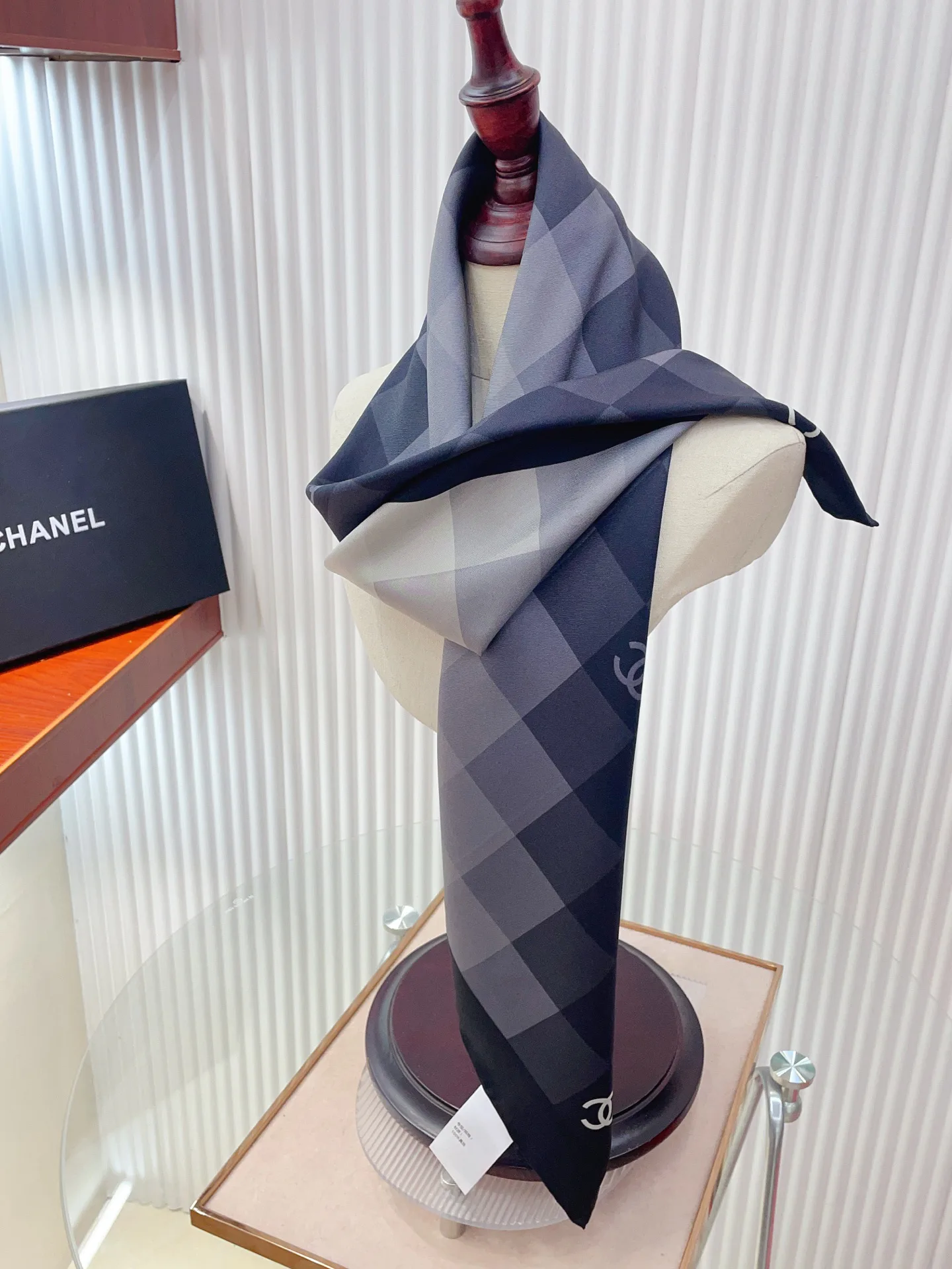 Платки Chanel 11362382