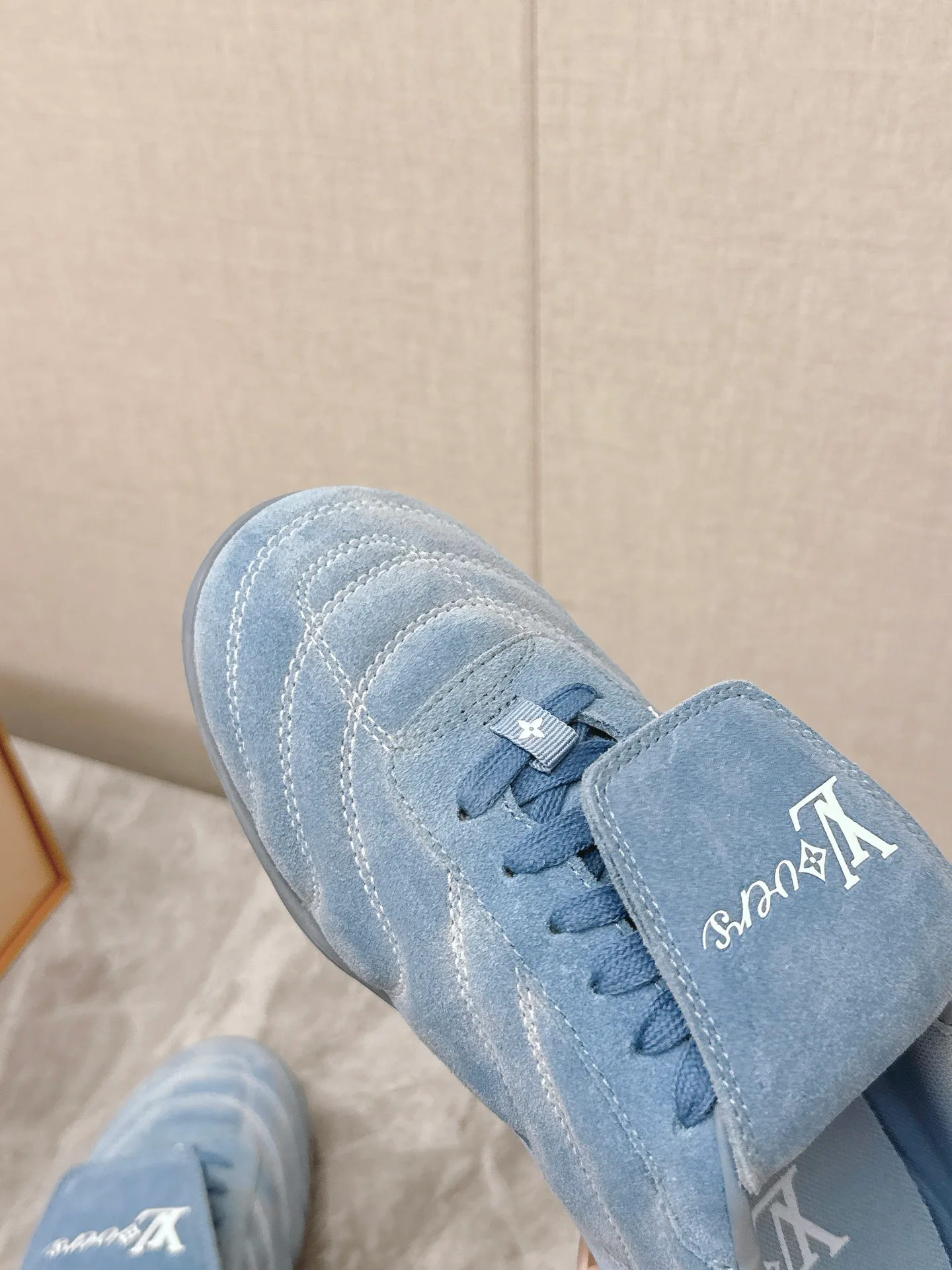 Кроссовки Женские Louis Vuitton 4507764