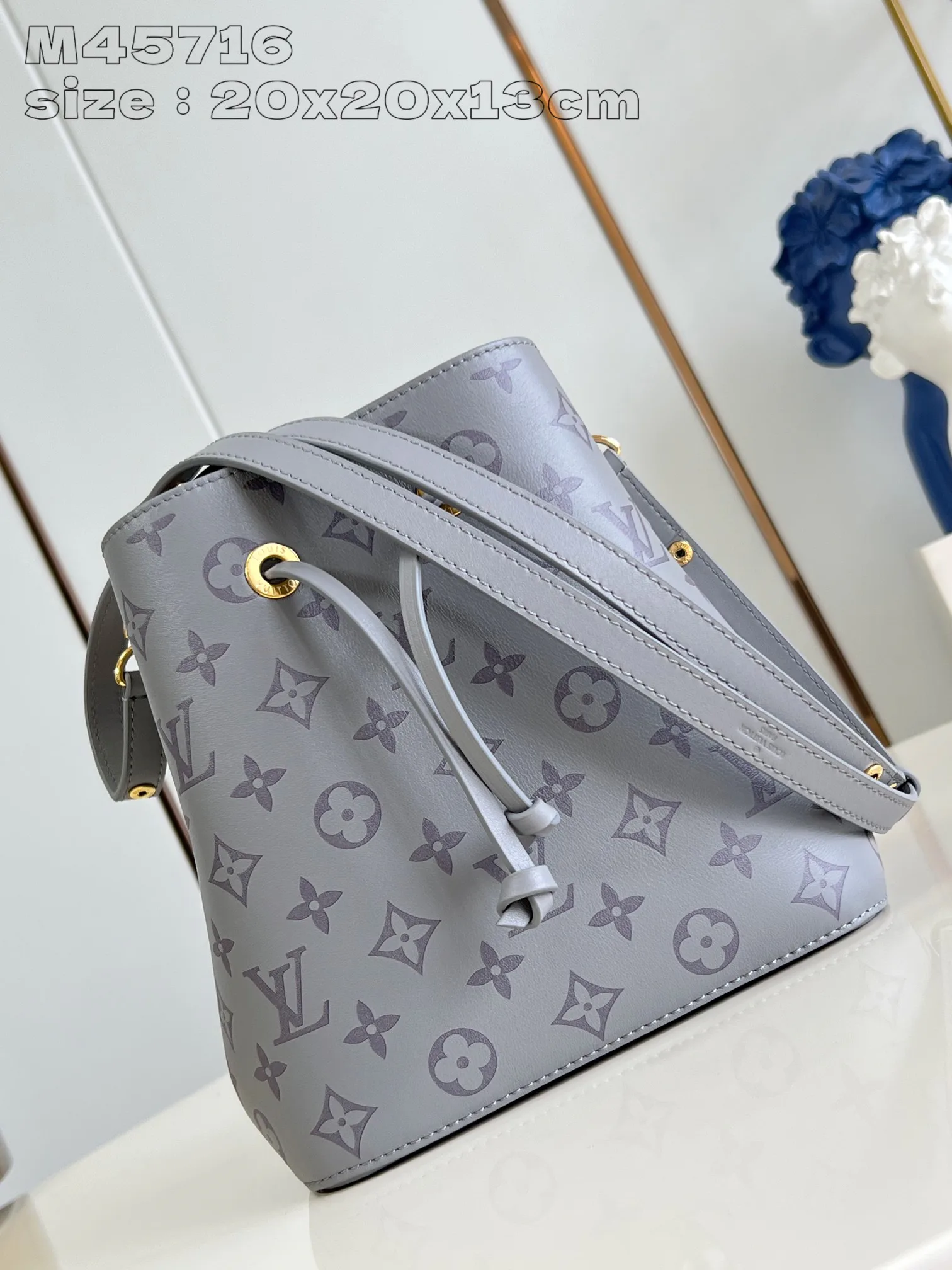 Классические Сумки Женские Louis Vuitton 18227601