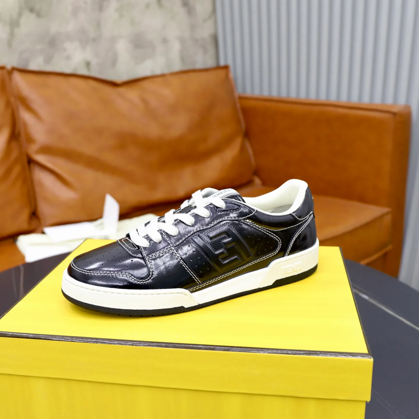 Кроссовки Женские Fendi 18516271