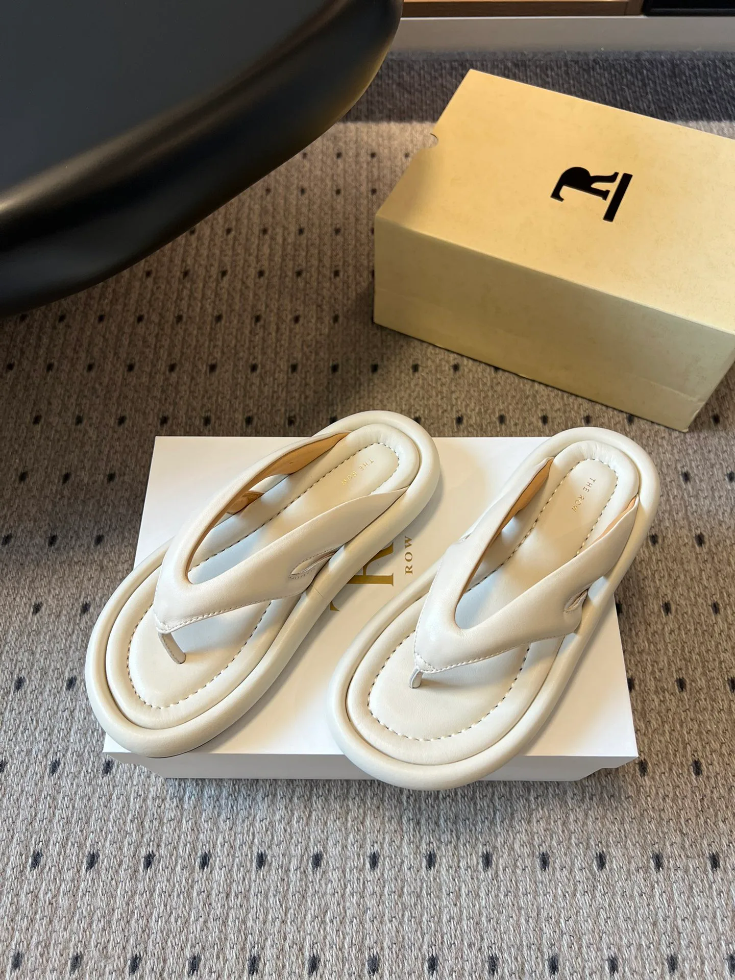 Шлепанцы Женские The Row 13349829