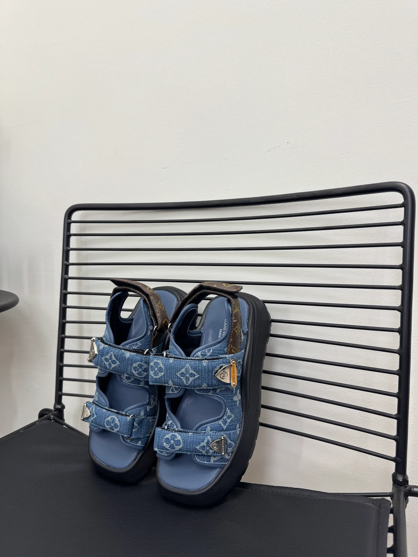 Сандалии Женские Louis Vuitton 11055250