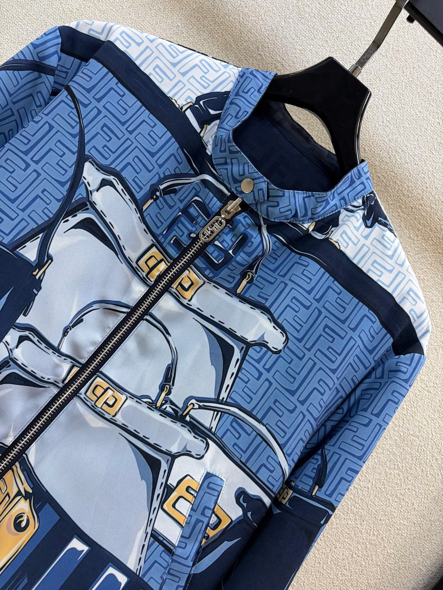 Куртки И Пуховики Женские Fendi 18408102
